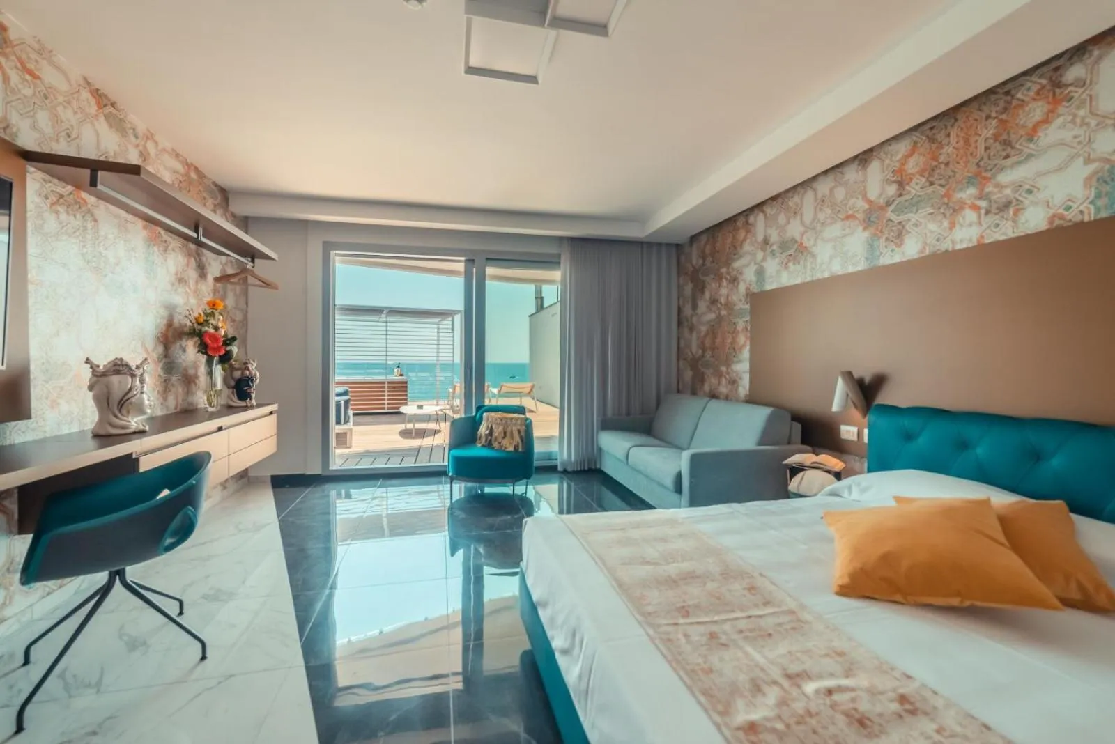 Photo of the whole room, Bed in Nautilus Hotel