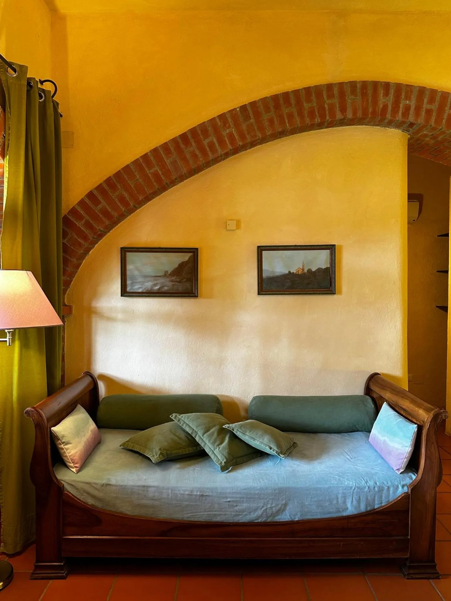 Living room, Bed in Relais San Damian