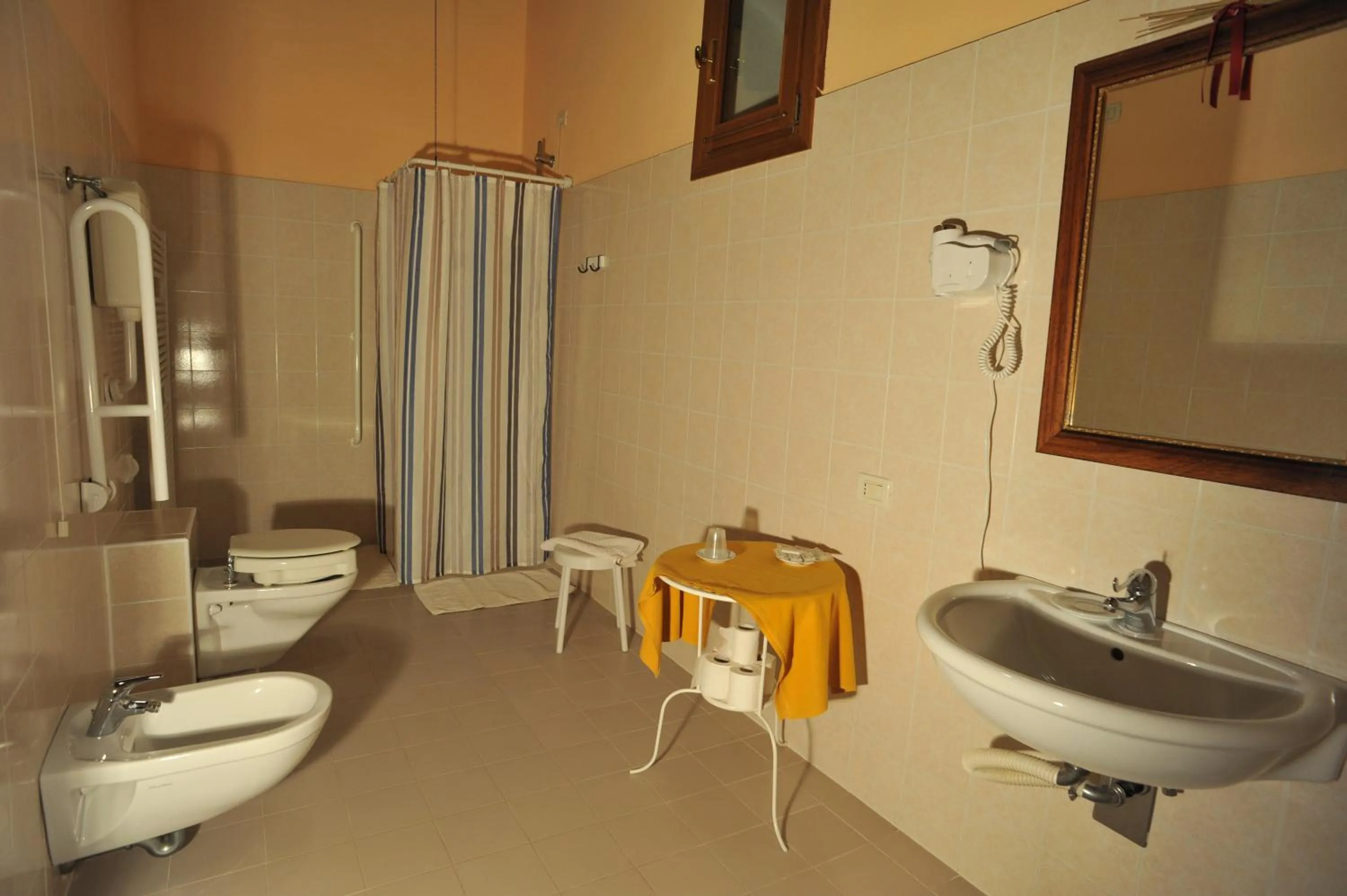 Bathroom in Hotel La Corte