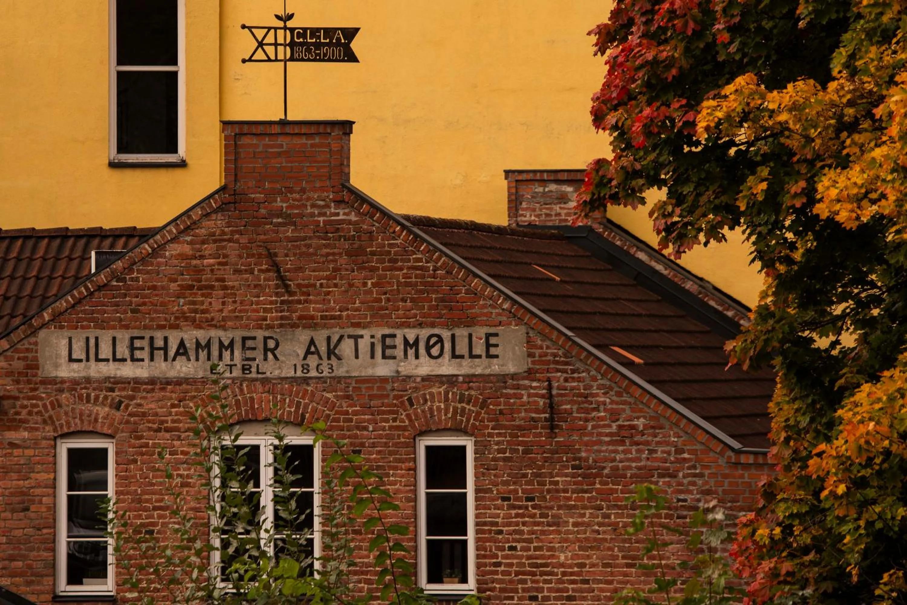 Facade/entrance in Aksjemøllen - by Classic Norway Hotels
