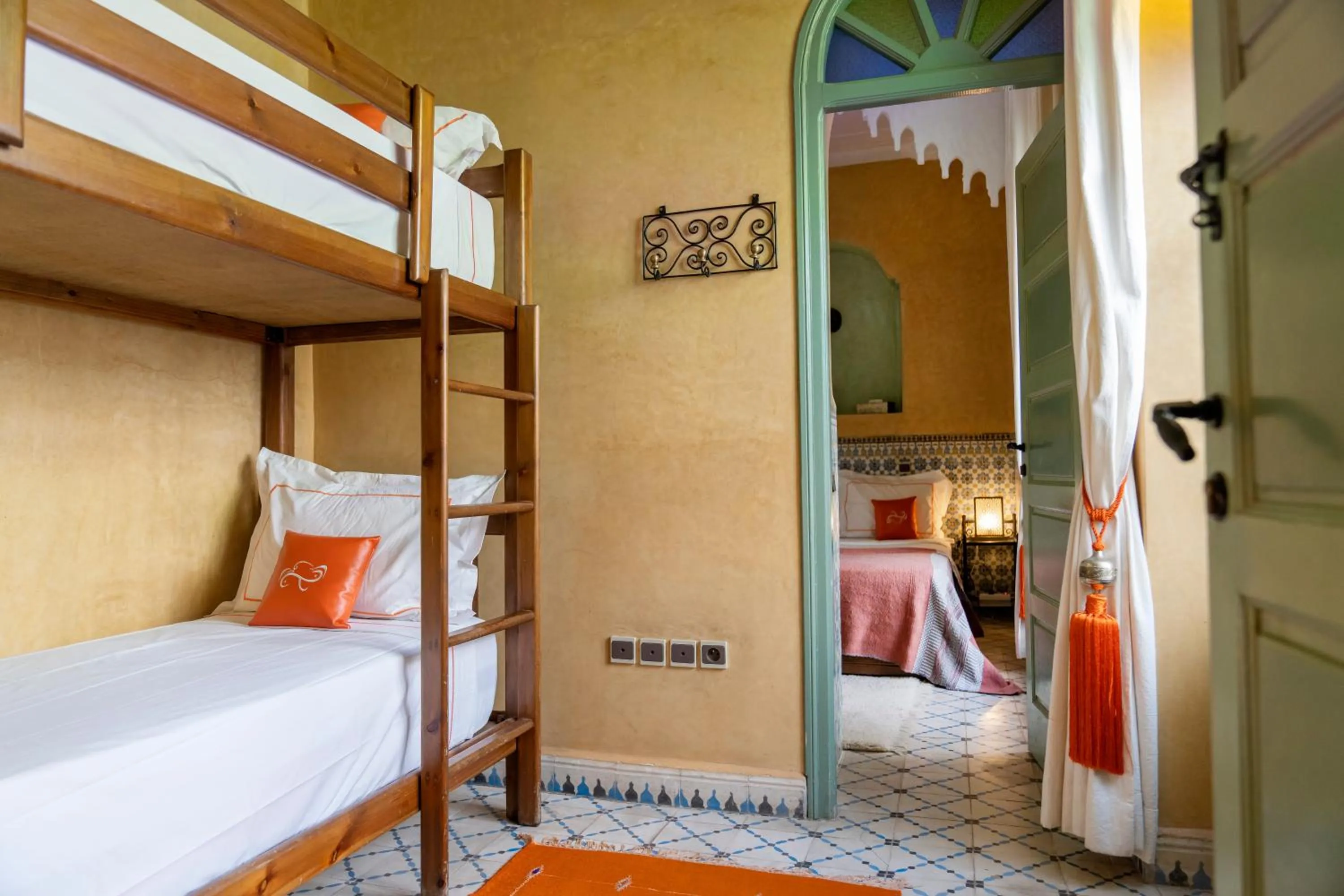 Photo of the whole room, Bed in Riad Orange