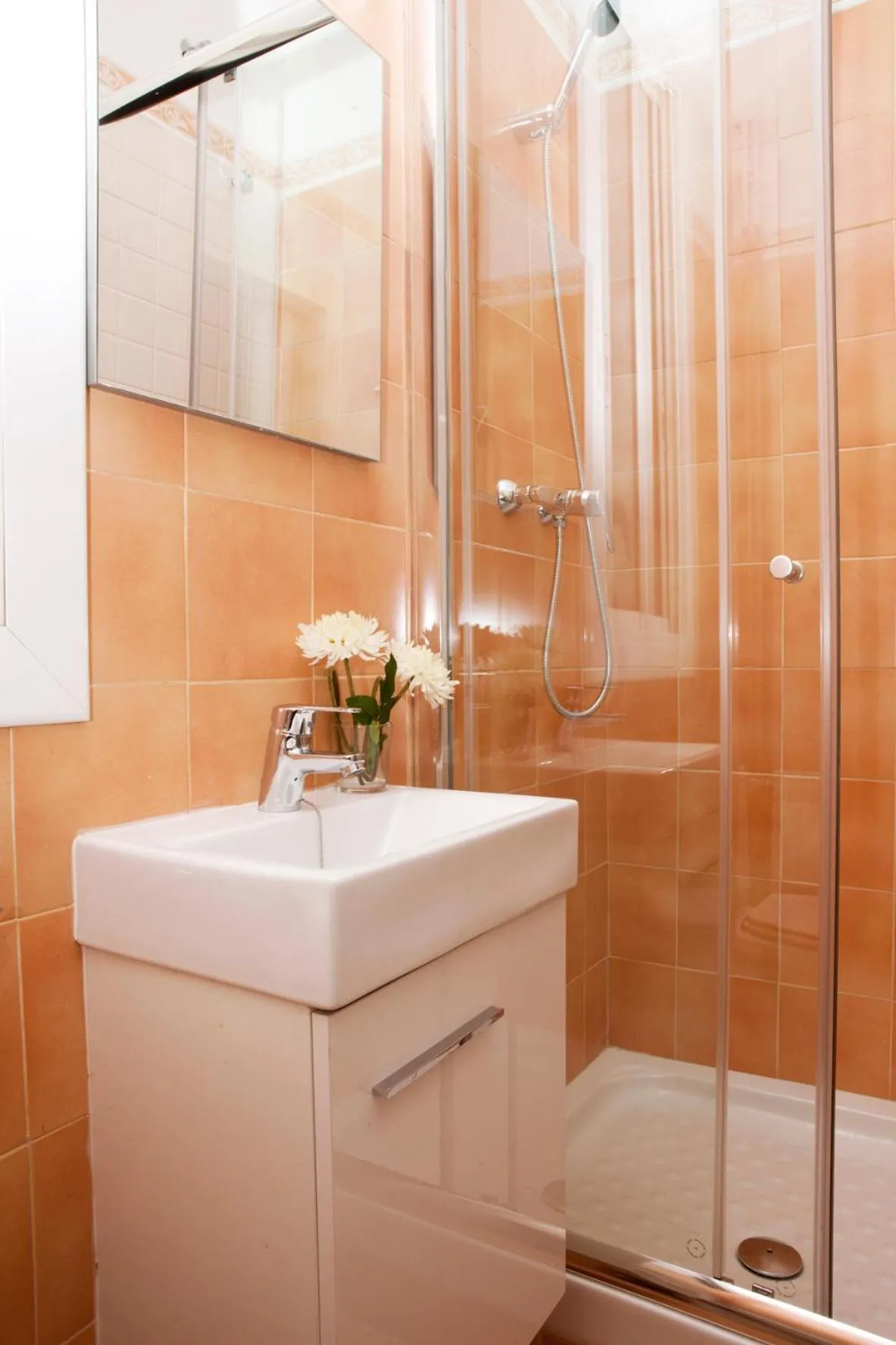 Bathroom in Spot Smart Nomad