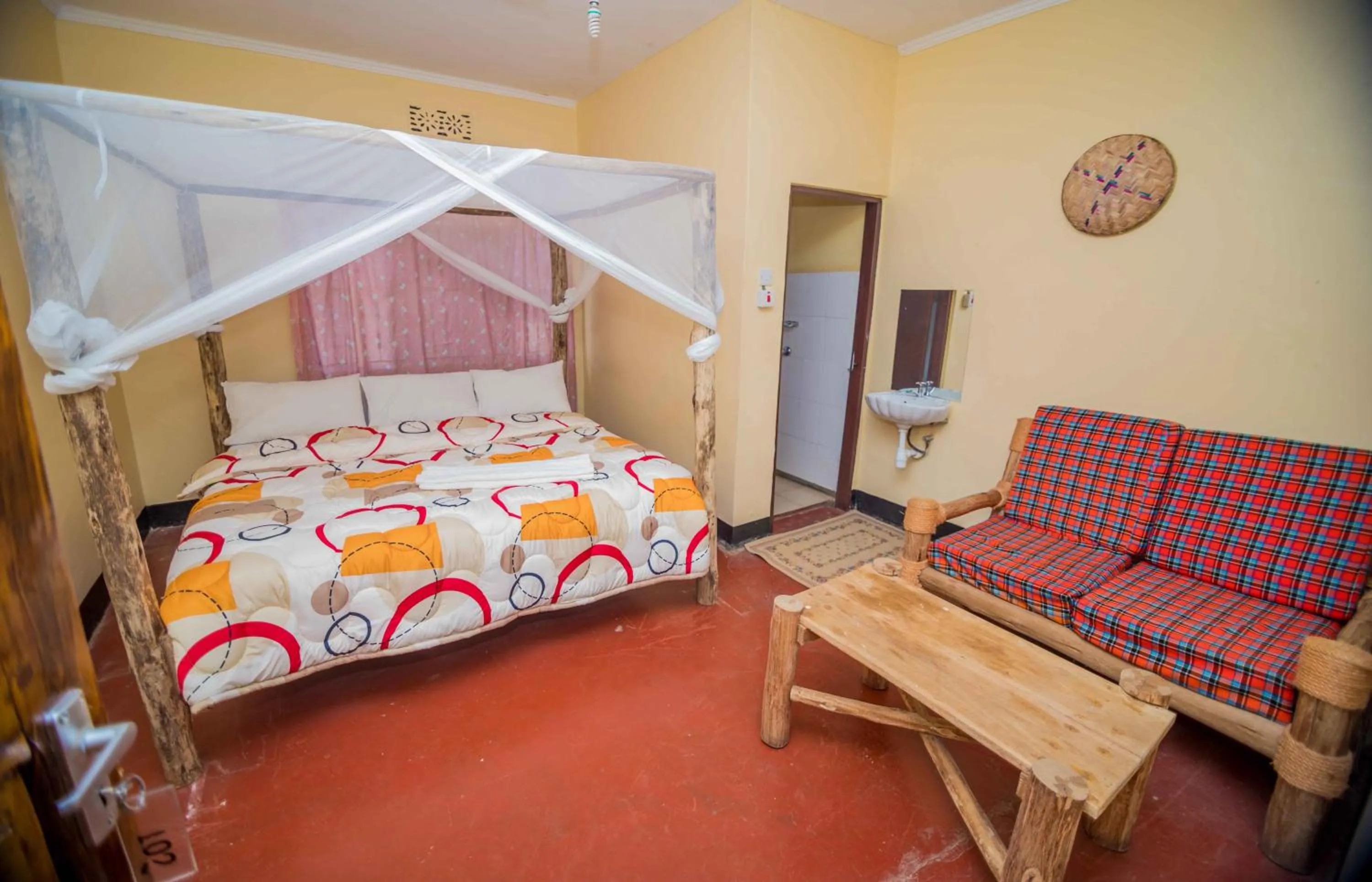 Photo of the whole room, Bed in The Better Inn