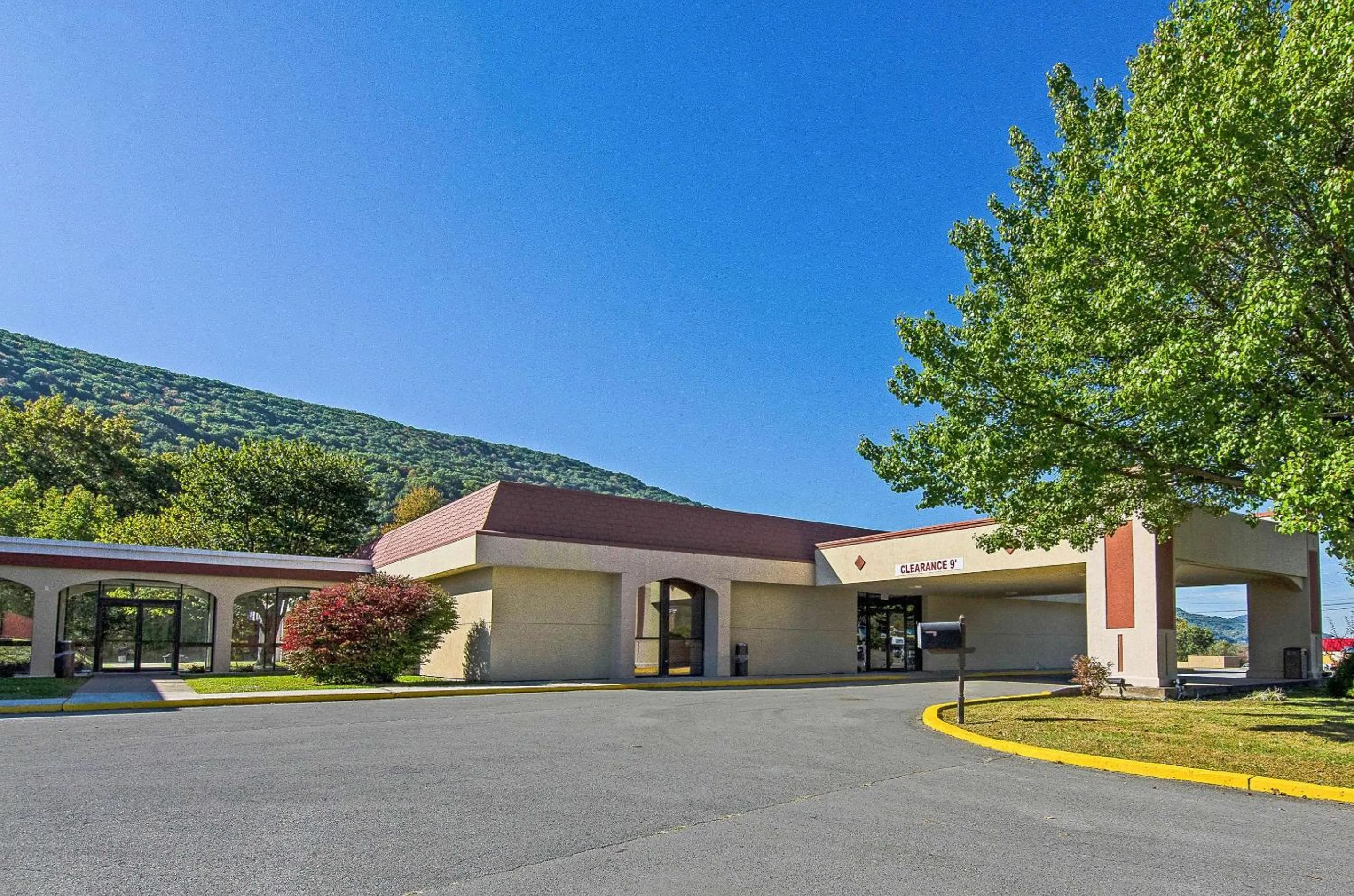 Property building in Econo Lodge Inn & Suites Norton - Wise South