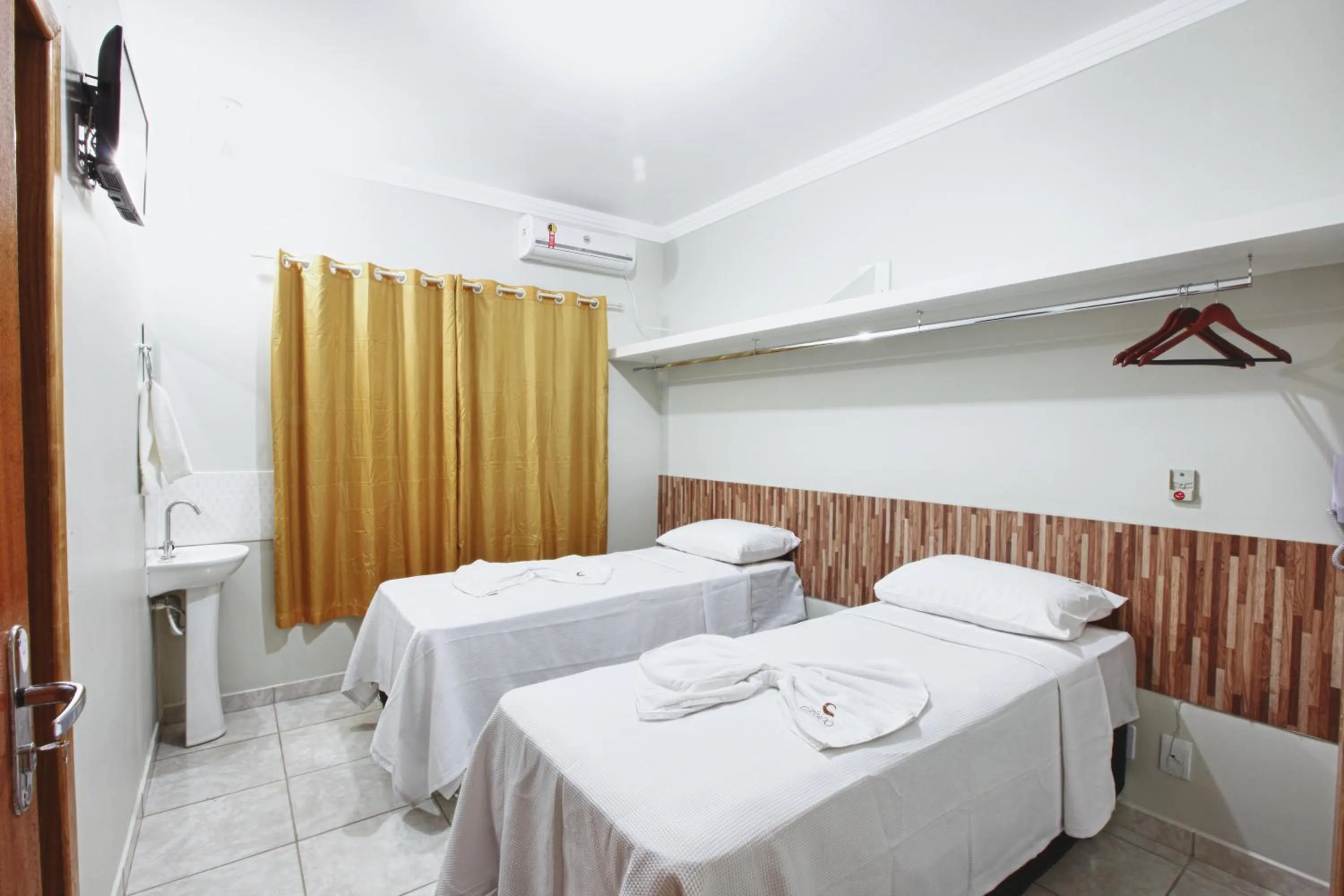 Bed in Hotel Cerrado