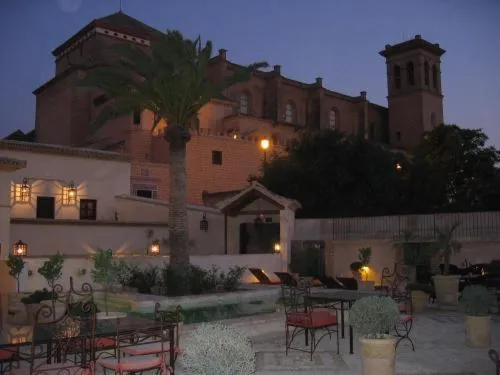 Property building in Hospedería del Monasterio