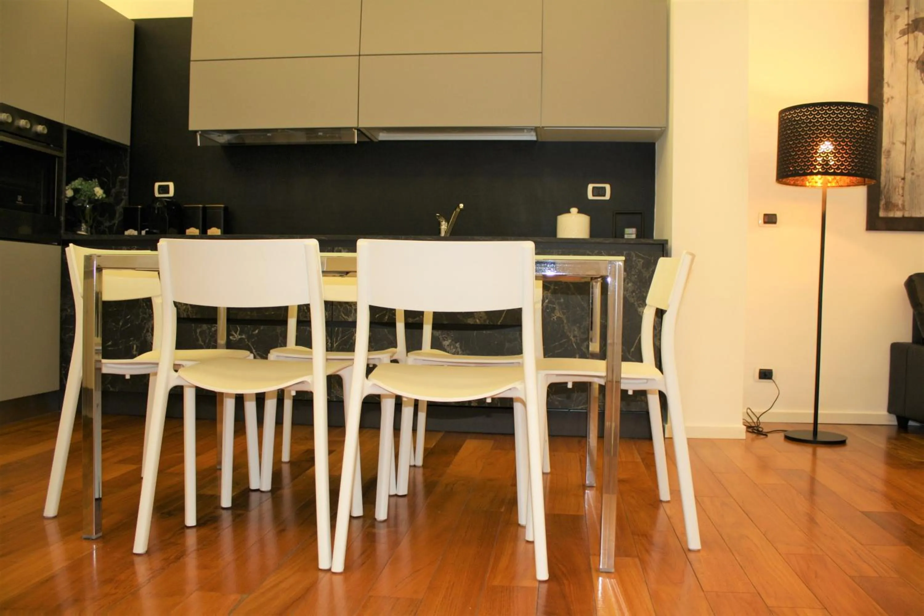 Kitchen or kitchenette in Domus Caecilia - via Cola di Rienzo