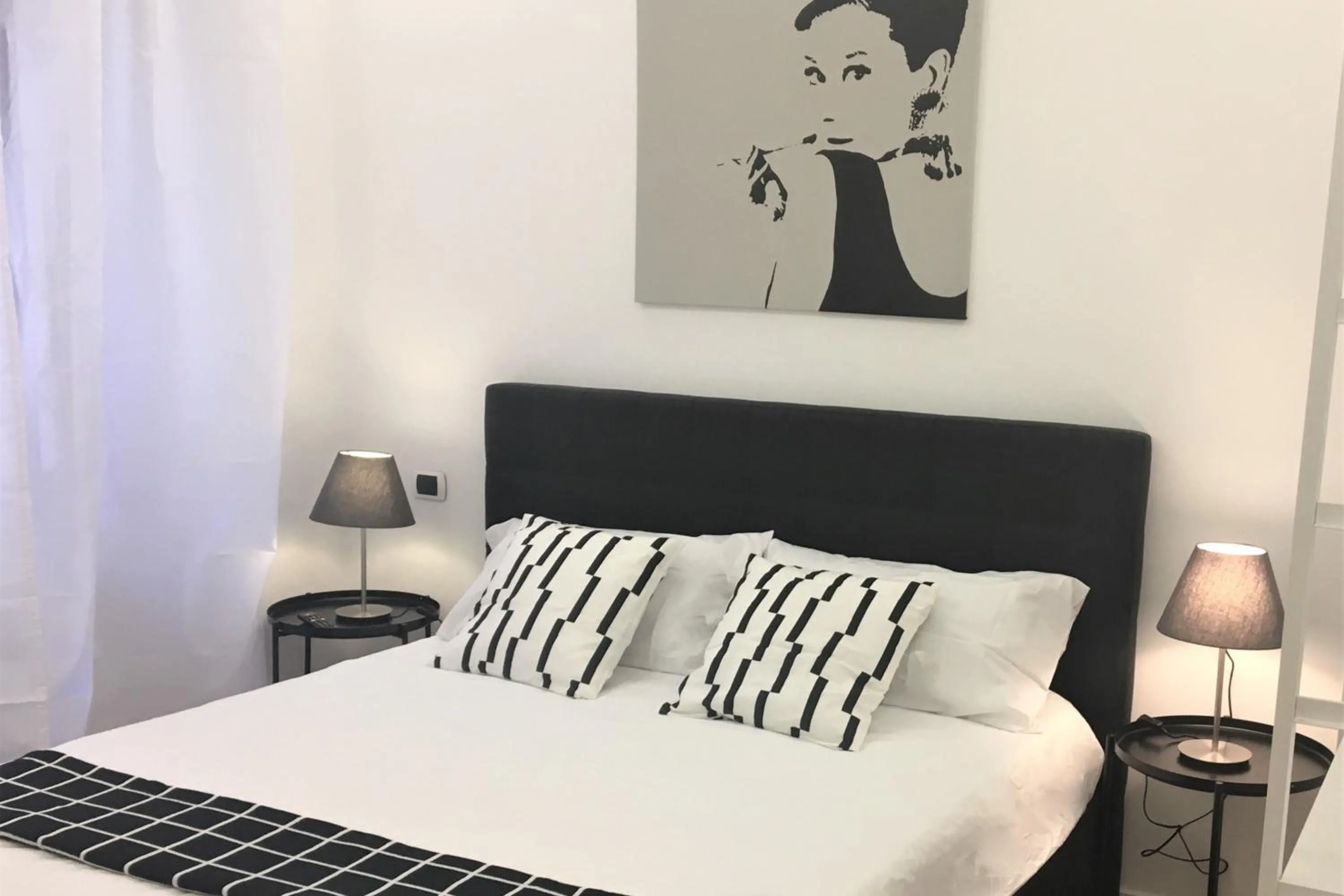 Two-Bedroom Apartment in Domus Caecilia - via Cola di Rienzo
