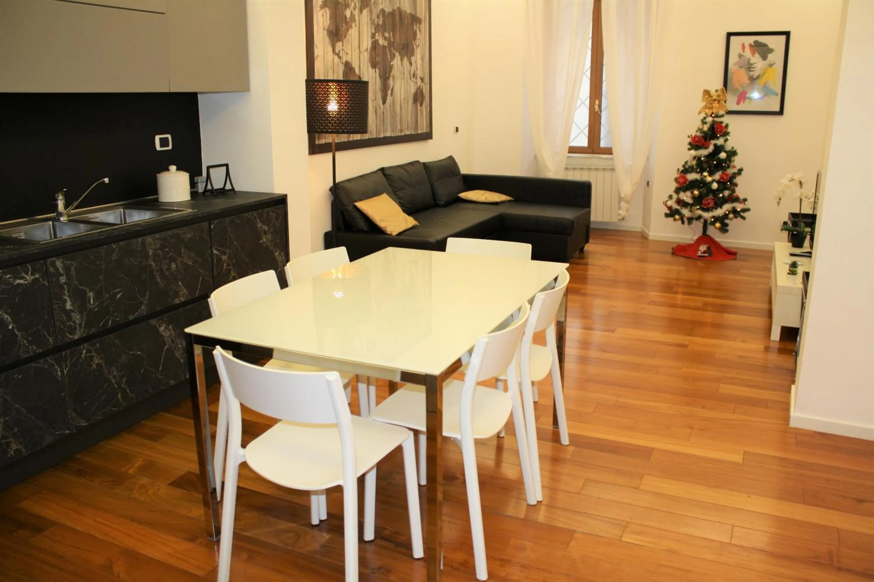 Dining area in Domus Caecilia - via Cola di Rienzo