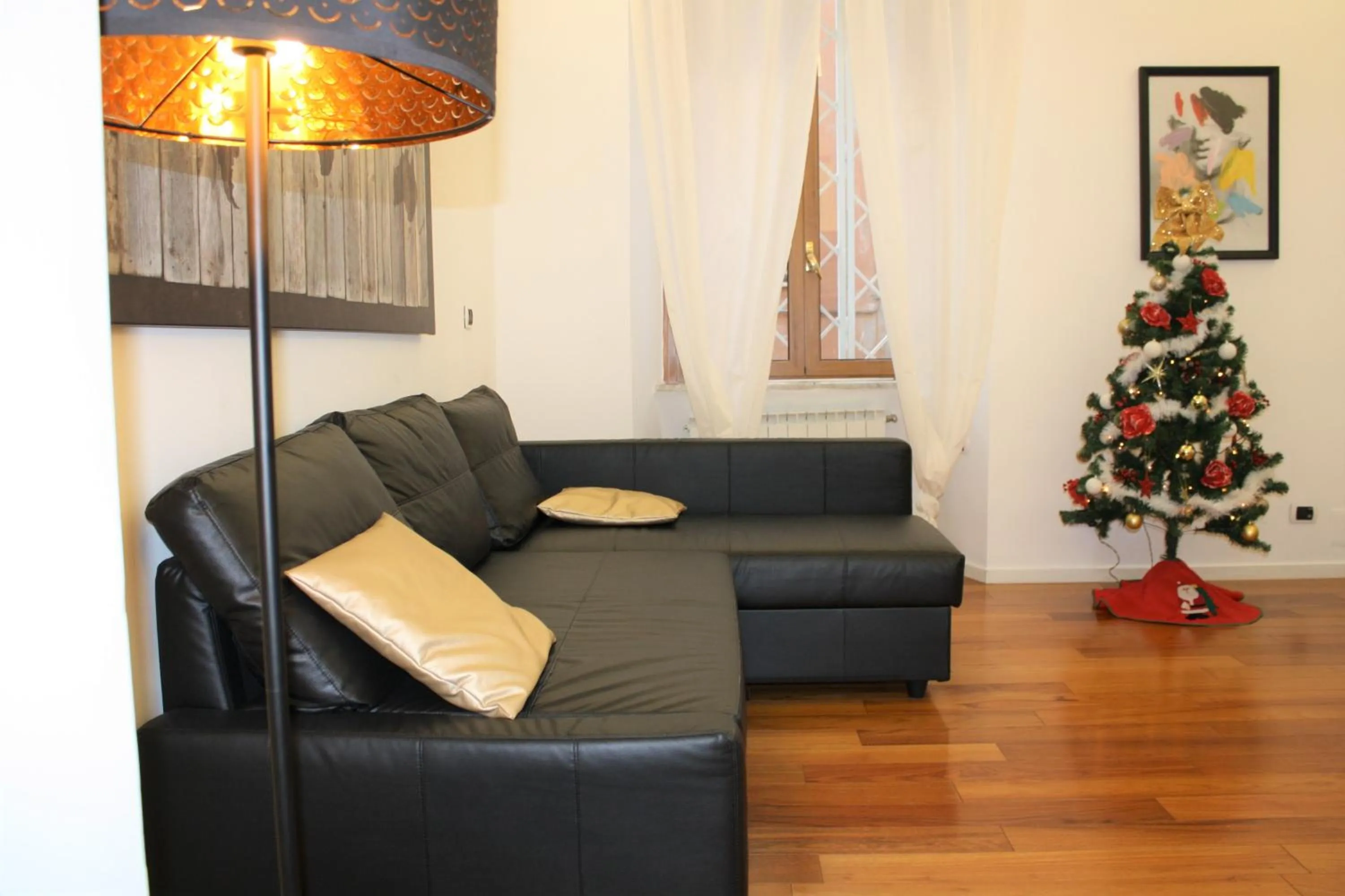 Living room in Domus Caecilia - via Cola di Rienzo
