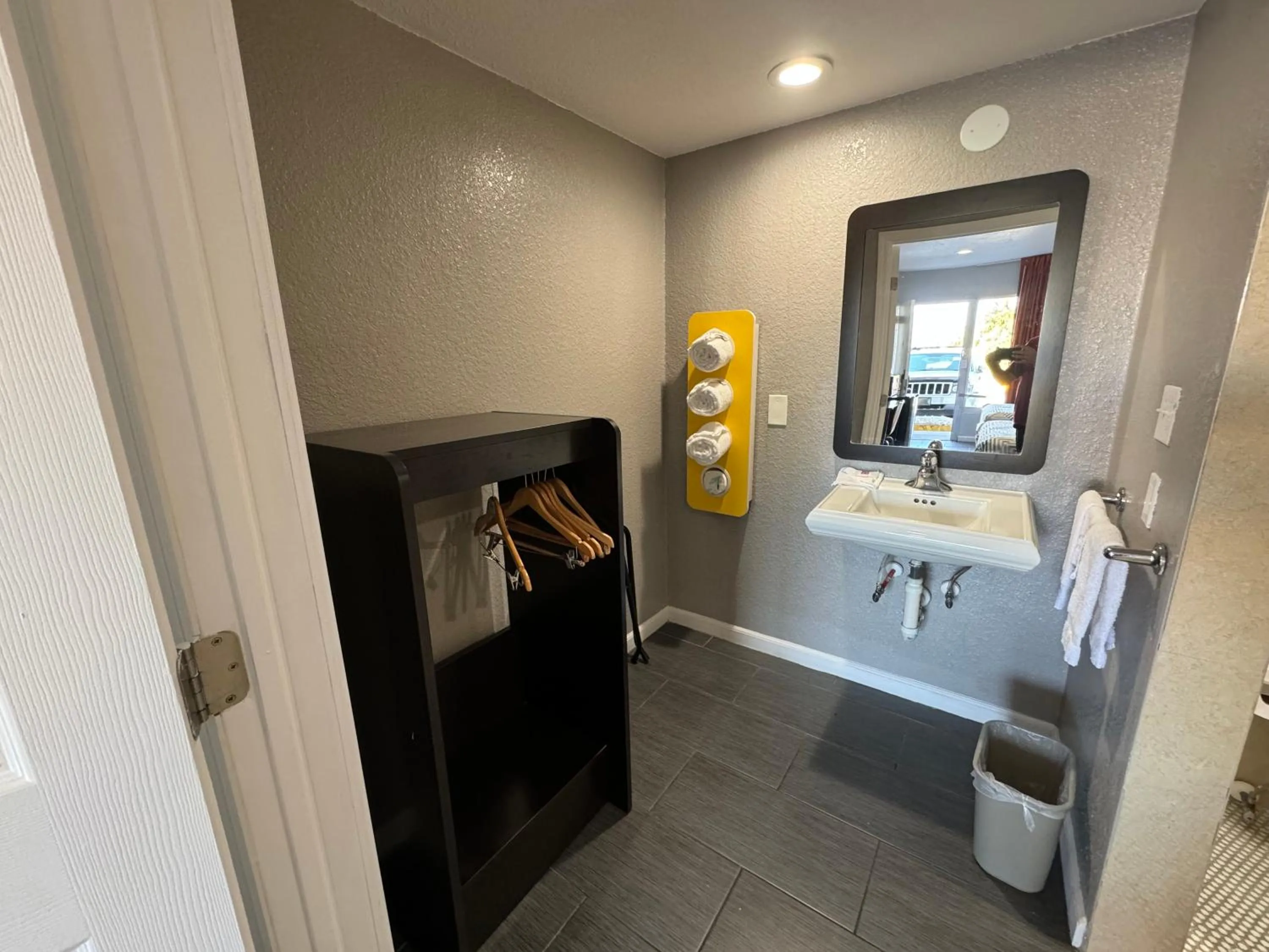 towels in Motel 6 Englewood, FL