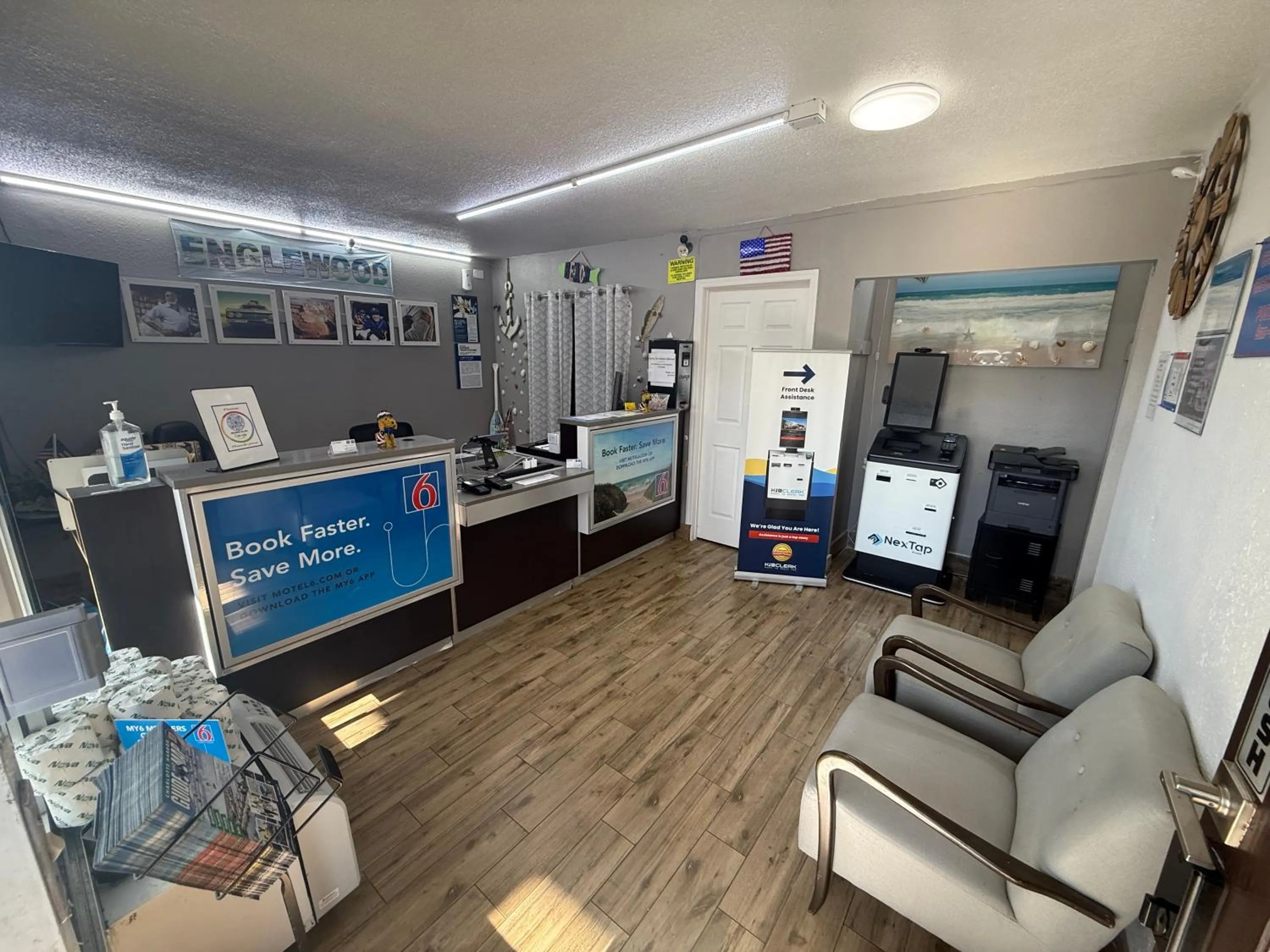 Lobby or reception in Motel 6 Englewood, FL