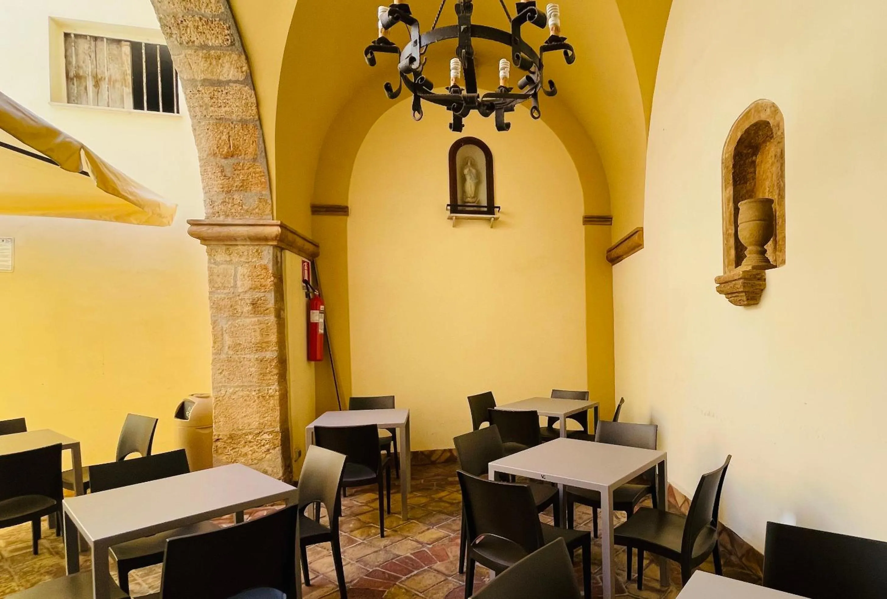 Breakfast in Vittorio Emanuele Boutique Hotel