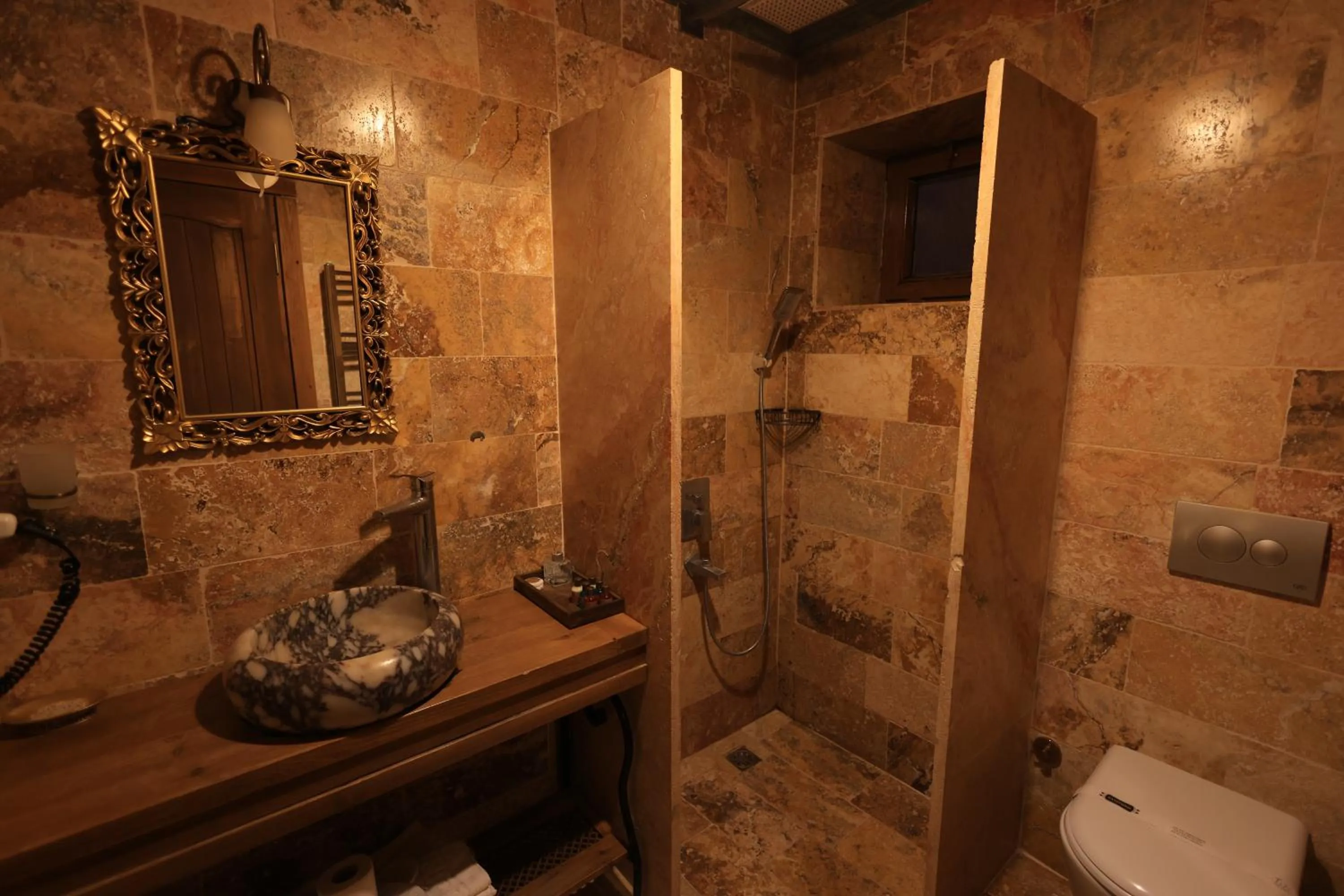 Shower in Katapa Stone House