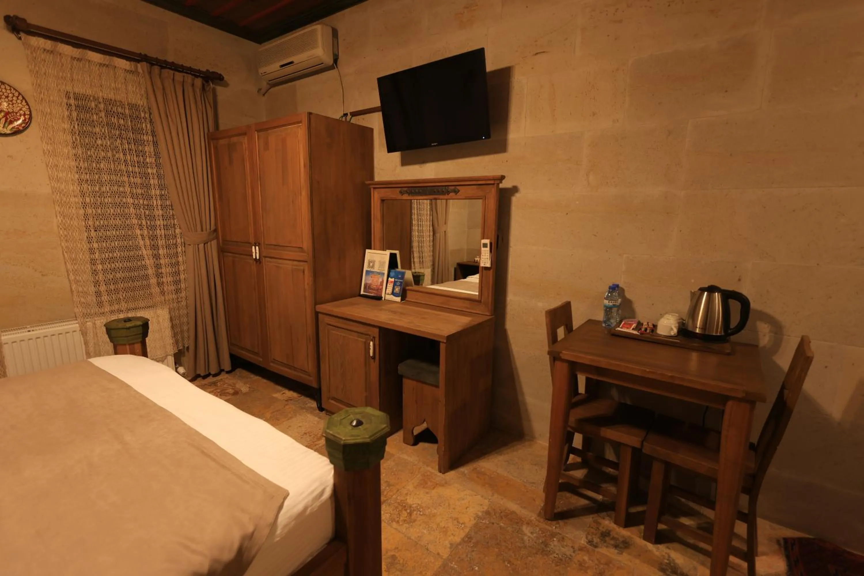 TV and multimedia, Bed in Katapa Stone House