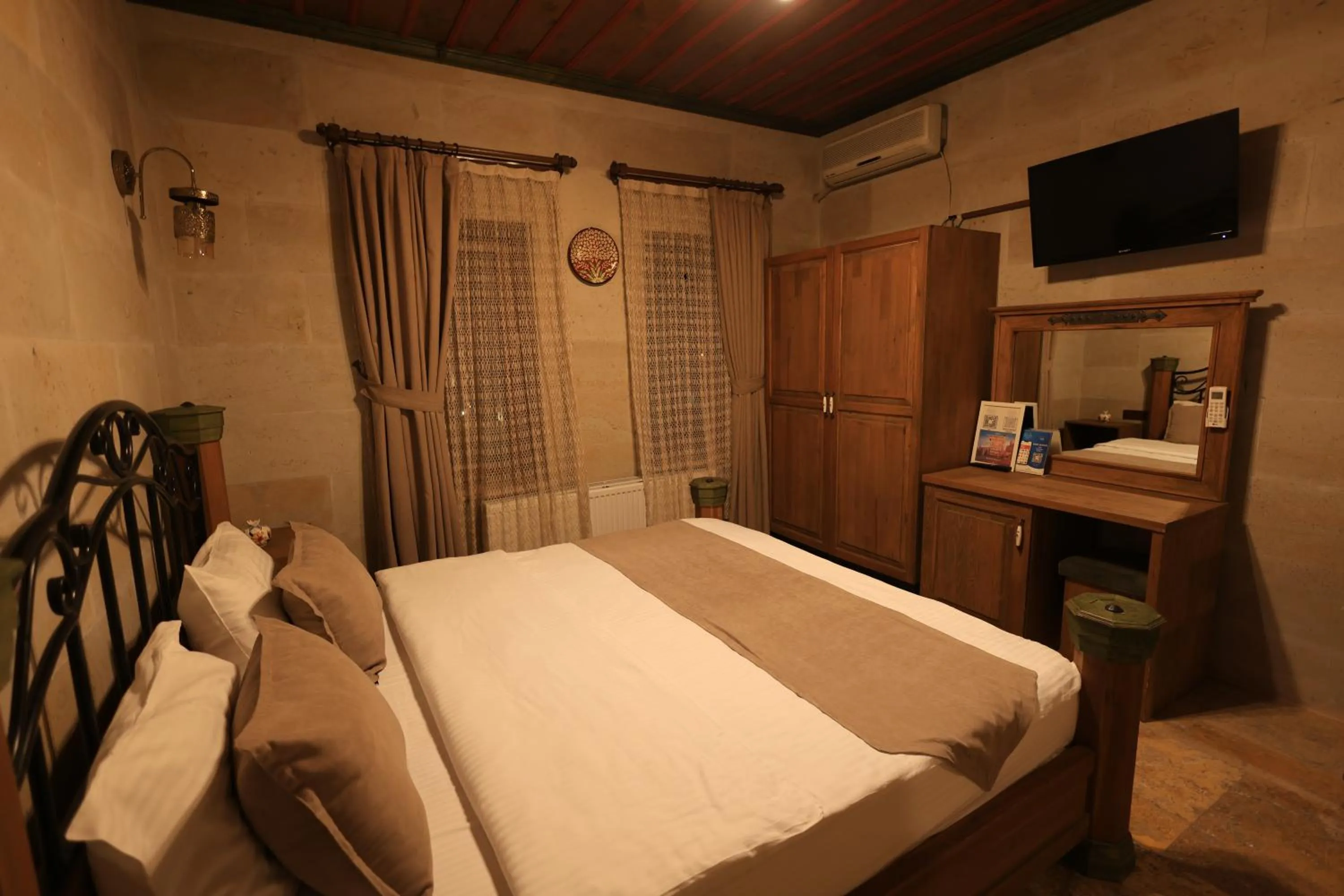 TV and multimedia, Bed in Katapa Stone House