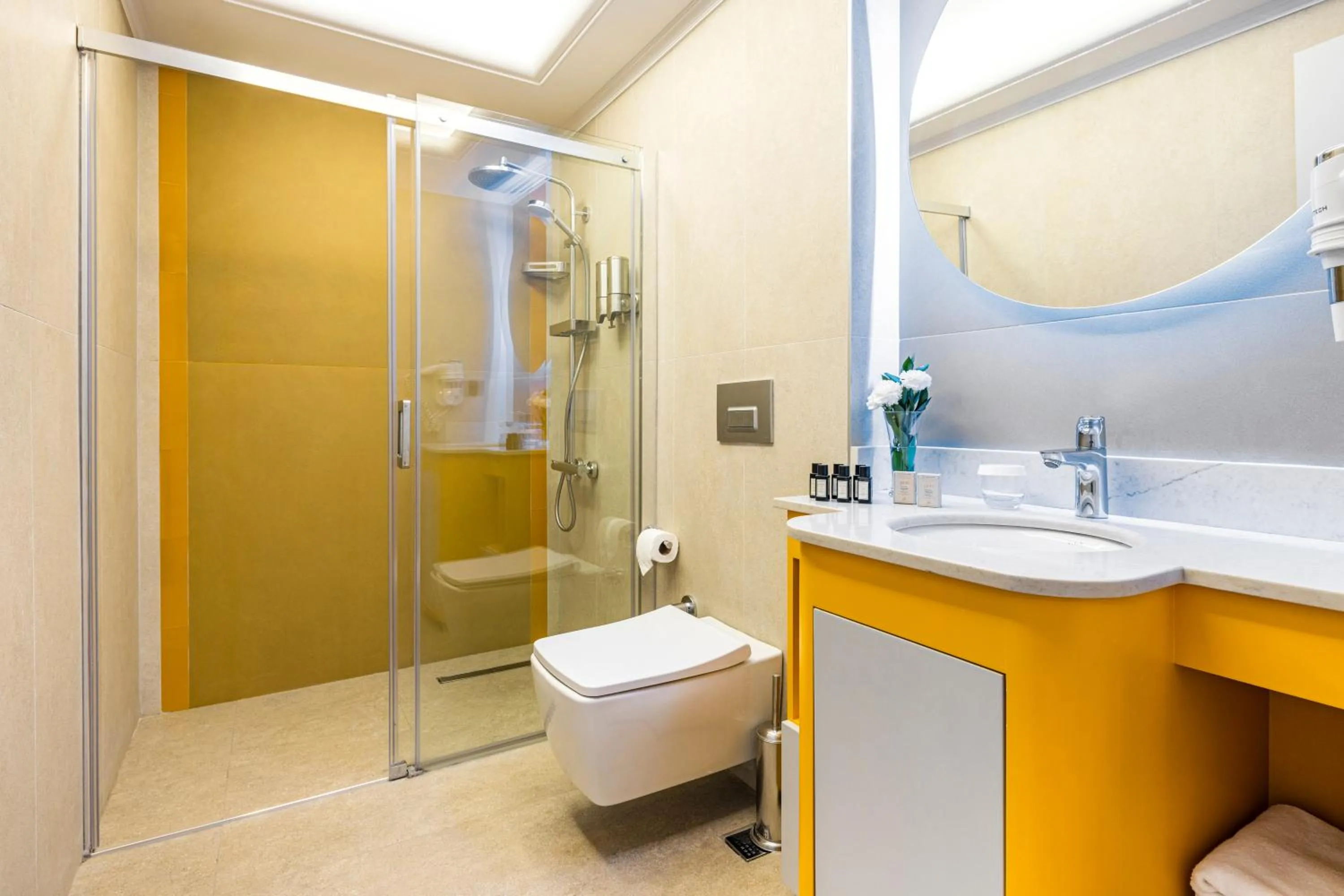 Shower in Rast Hotel Sultanahmet