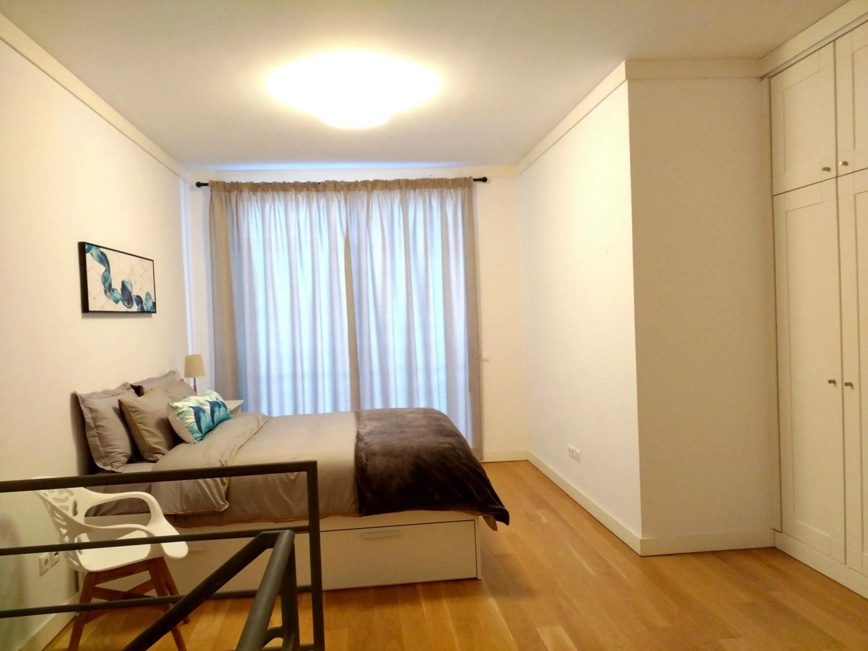 Photo of the whole room, Bed in Nice duplex apartment with free pool and garage