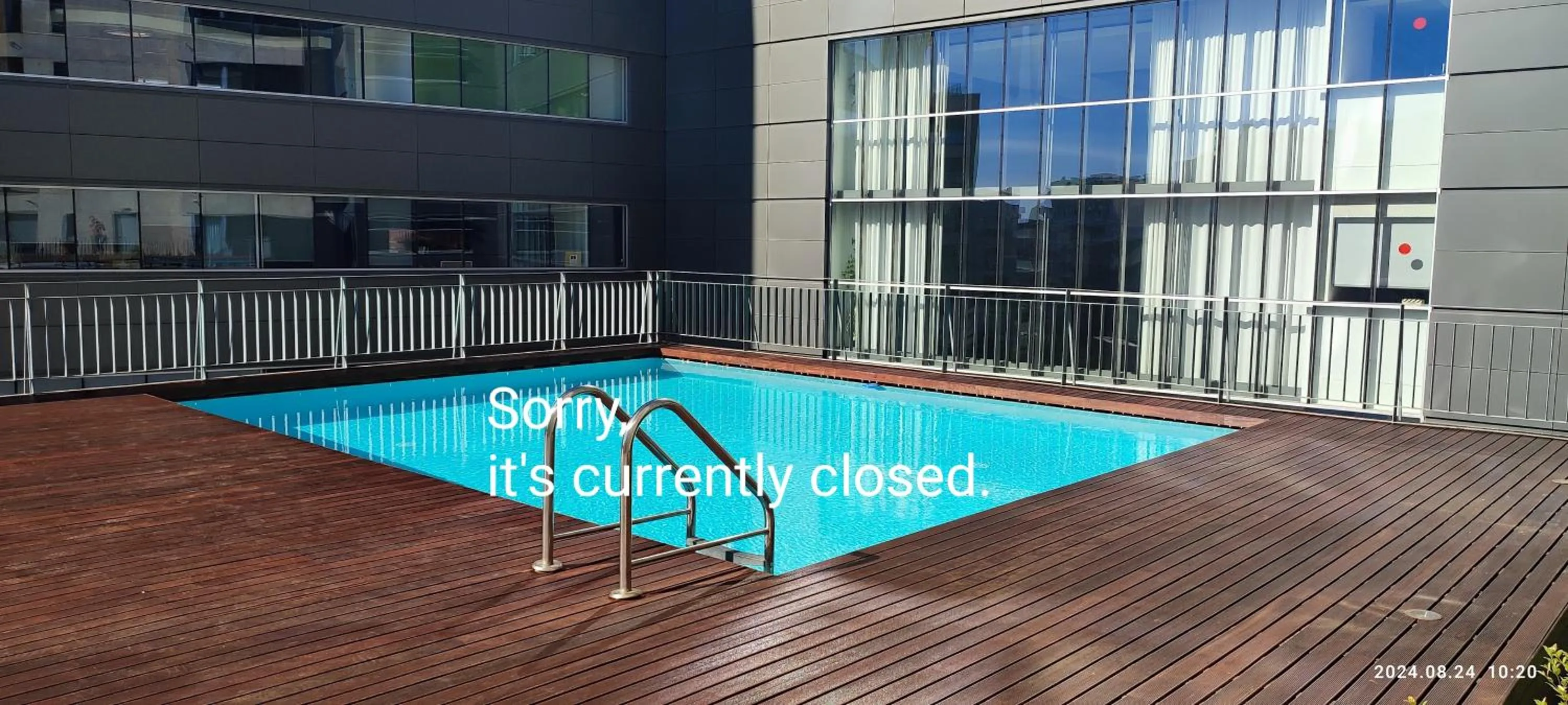 Nice duplex apartment with free pool and garage