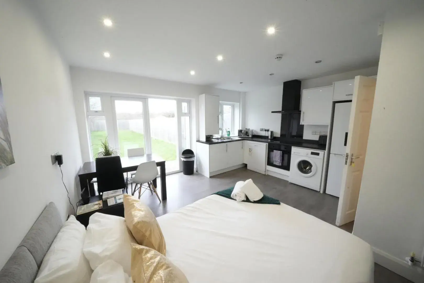 Large Double Room - single occupancy in The Hatton Rooms Large Double Room - single occupancy in The Hatton Rooms