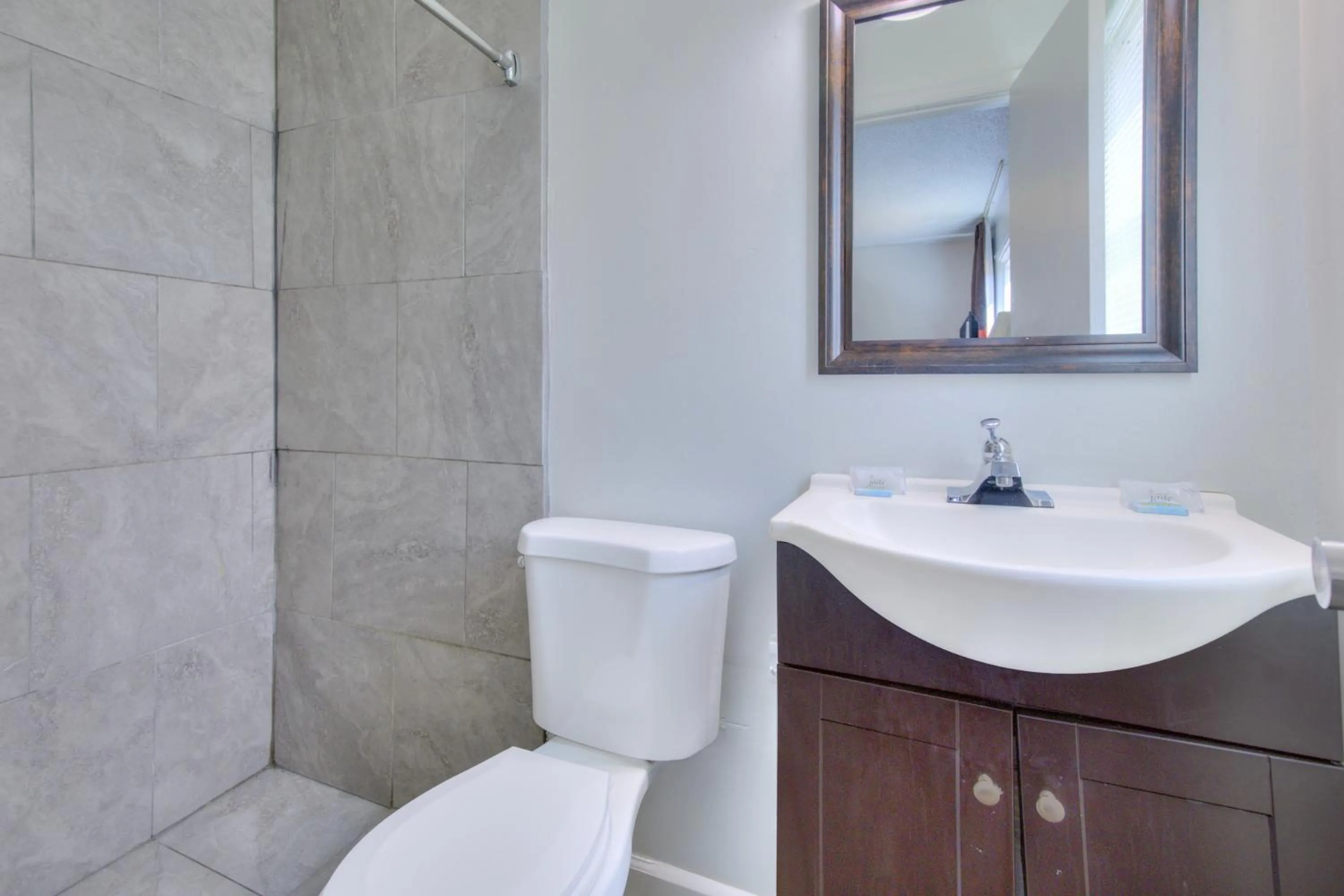 Bathroom in OYO Palm Leaf Motel