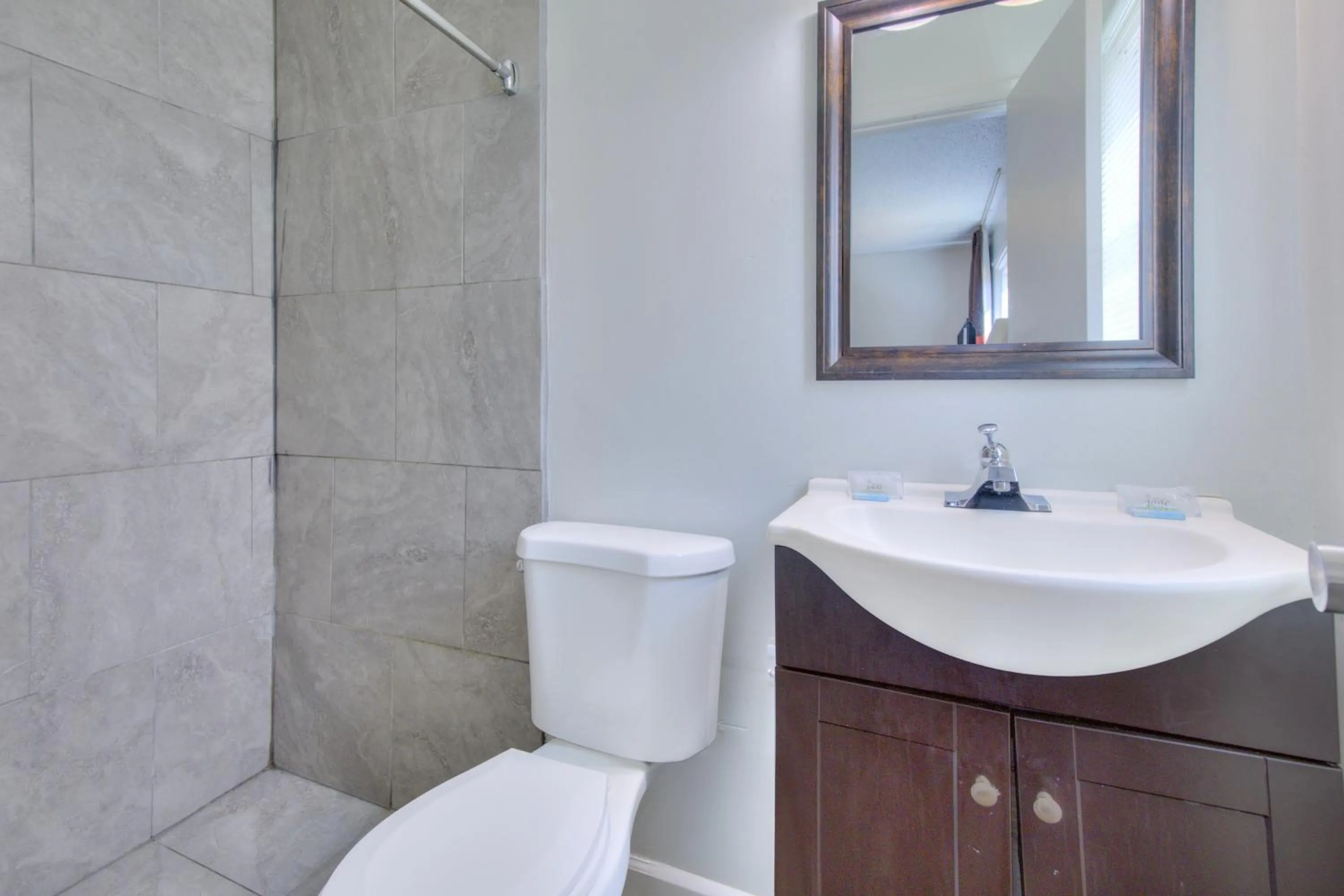 Bathroom in OYO Palm Leaf Motel