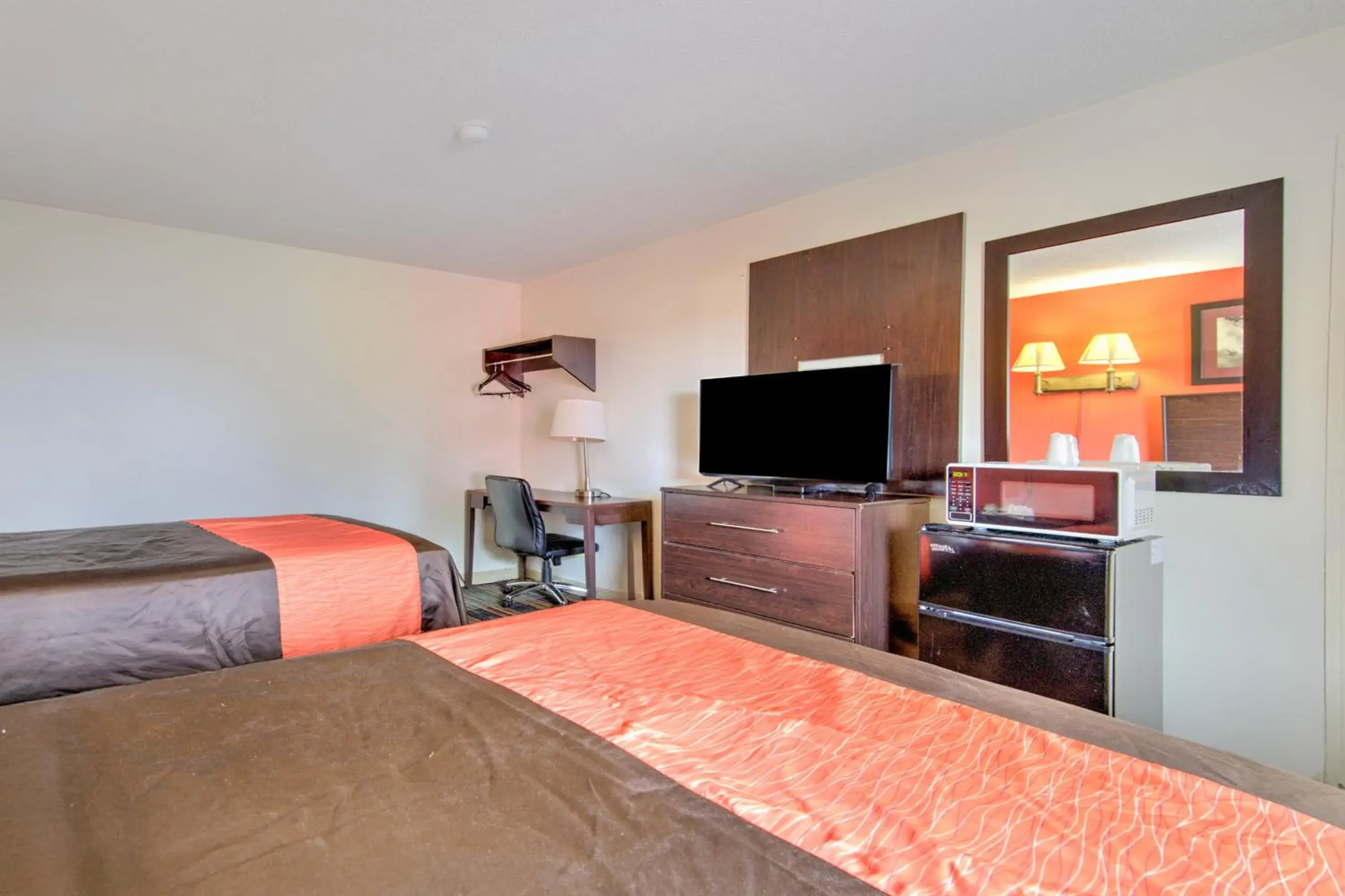 Bedroom, Bed in OYO Palm Leaf Motel Bedroom, Bed in OYO Palm Leaf Motel