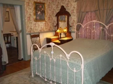 King Suite in A Sentimental Journey