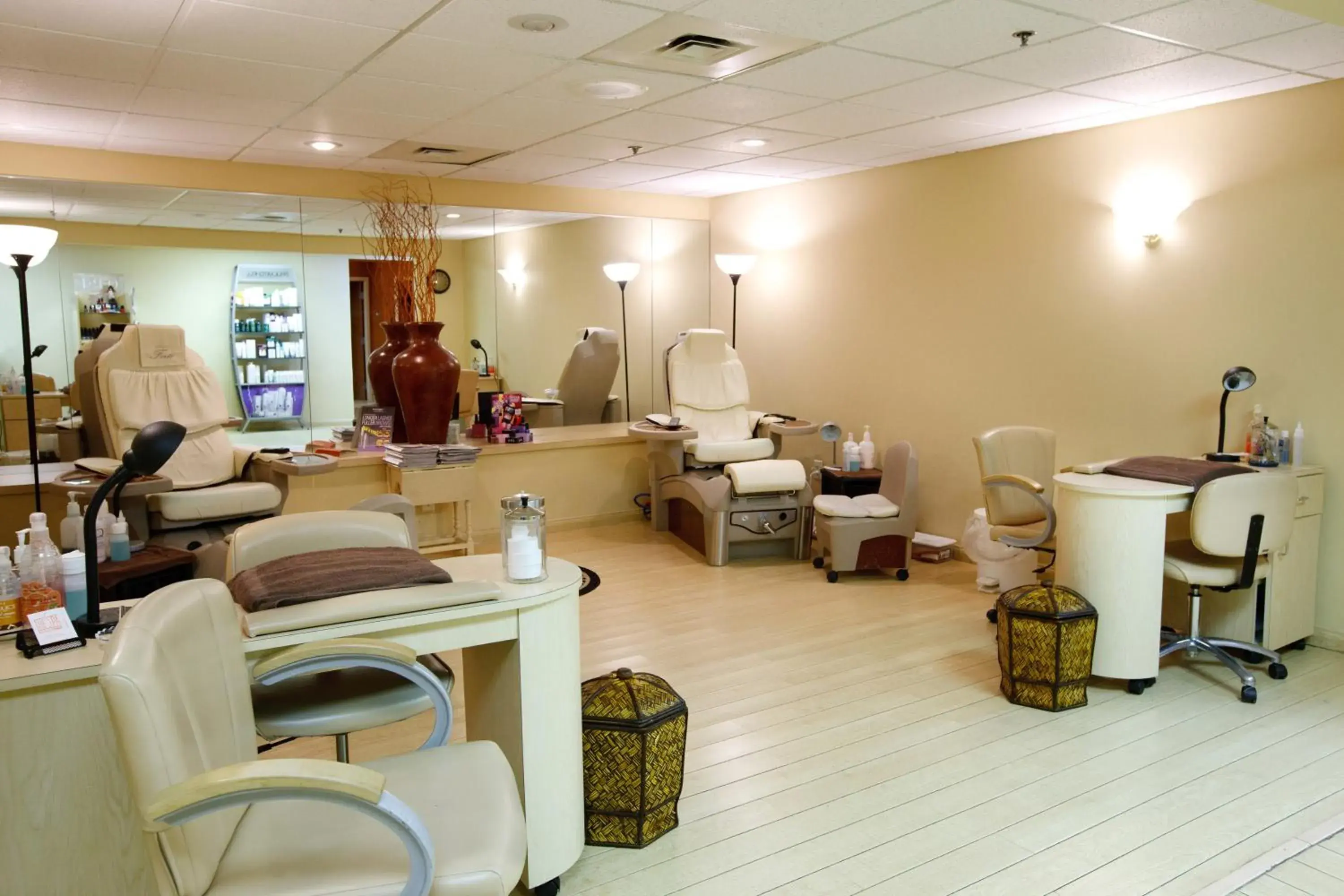 Spa and wellness centre/facilities in The Bertram Inn at Glenmoor Spa and wellness centre/facilities in The Bertram Inn at Glenmoor