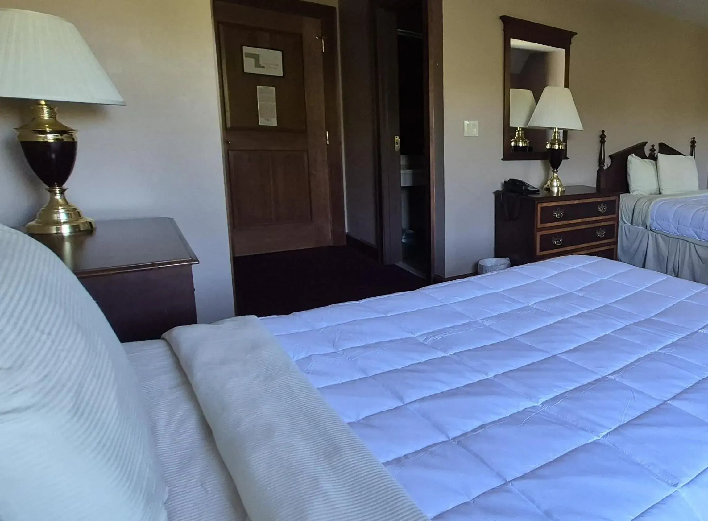 Bedroom, Bed in The Bertram Inn at Glenmoor Bedroom, Bed in The Bertram Inn at Glenmoor