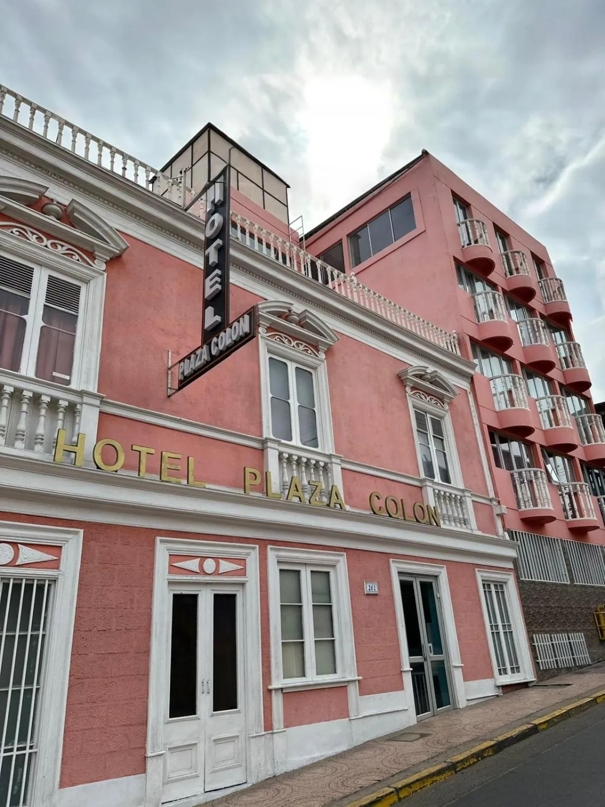 Property building in Hotel Plaza Colon