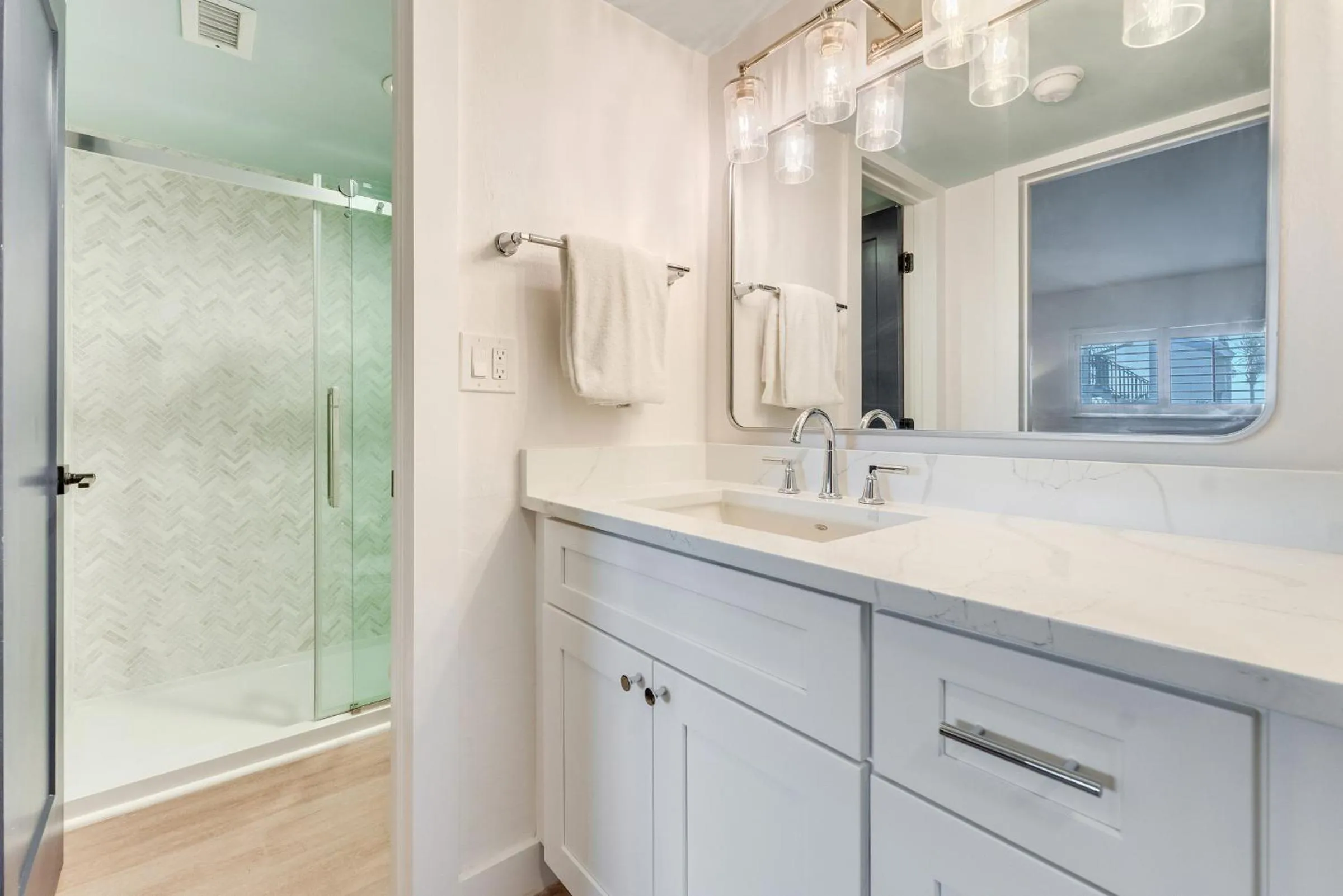 Bathroom in South Seas