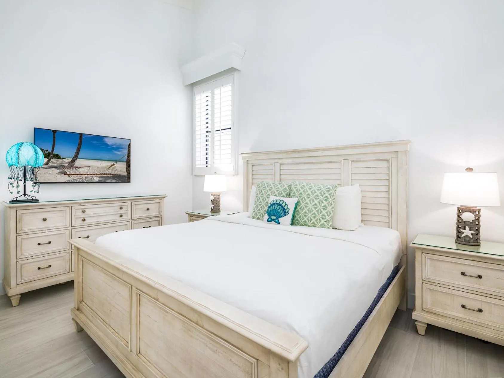 Bedroom, Bed in South Seas