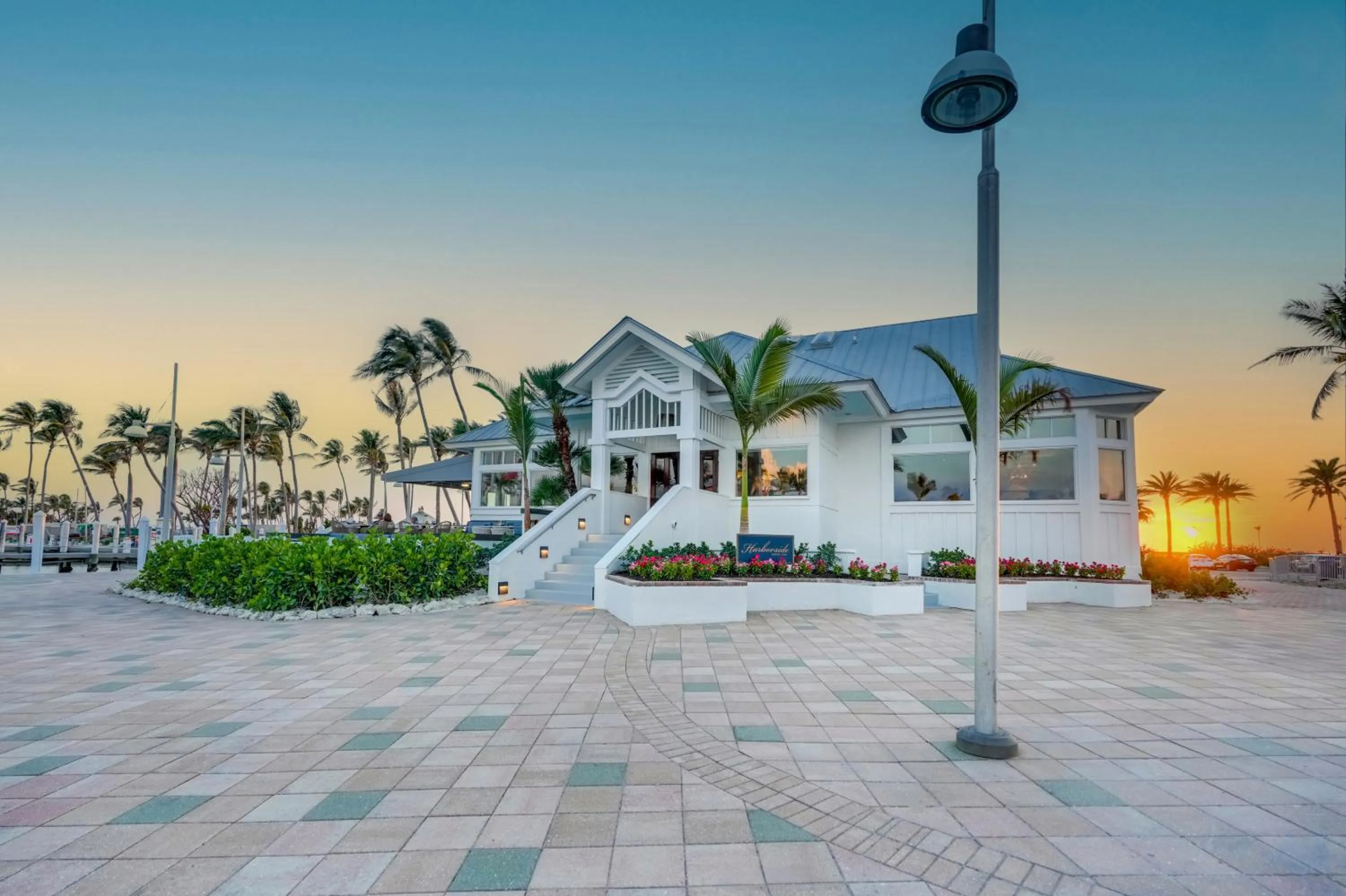 Restaurant/places to eat in South Seas