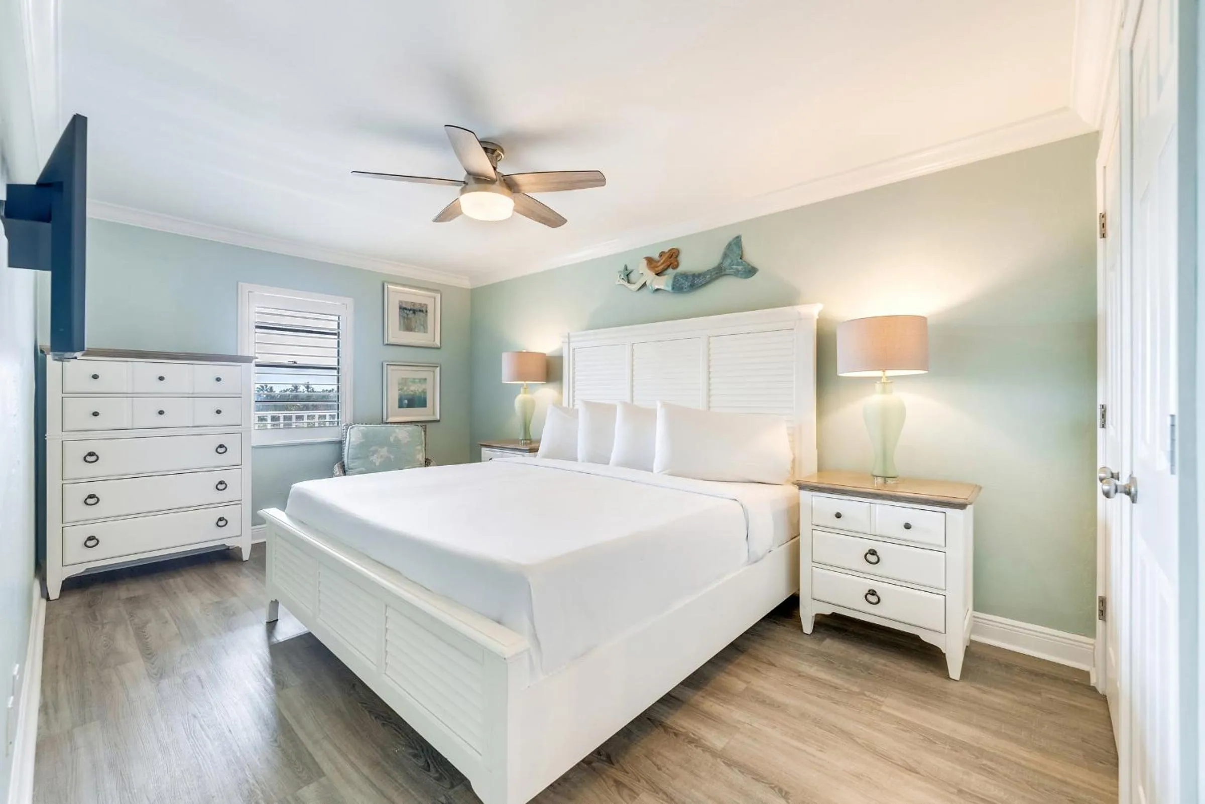 Bedroom, Bed in South Seas