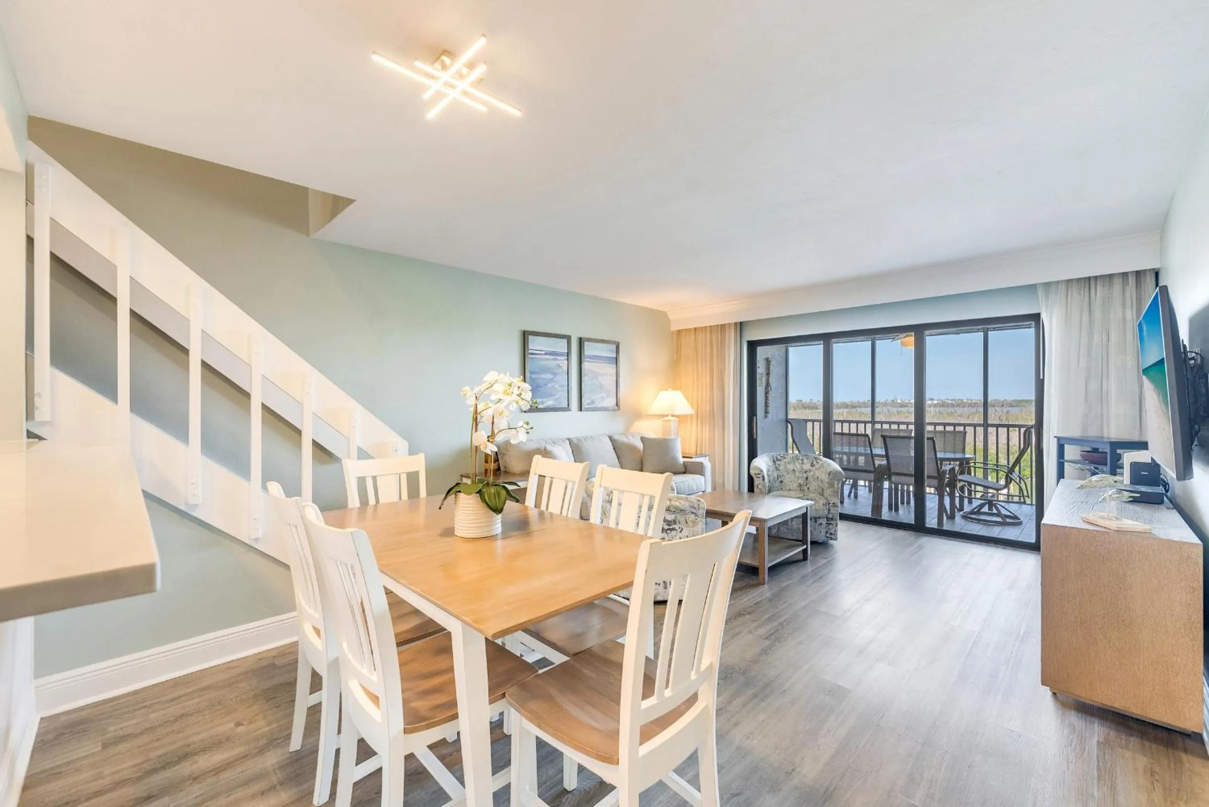 Dining area in South Seas