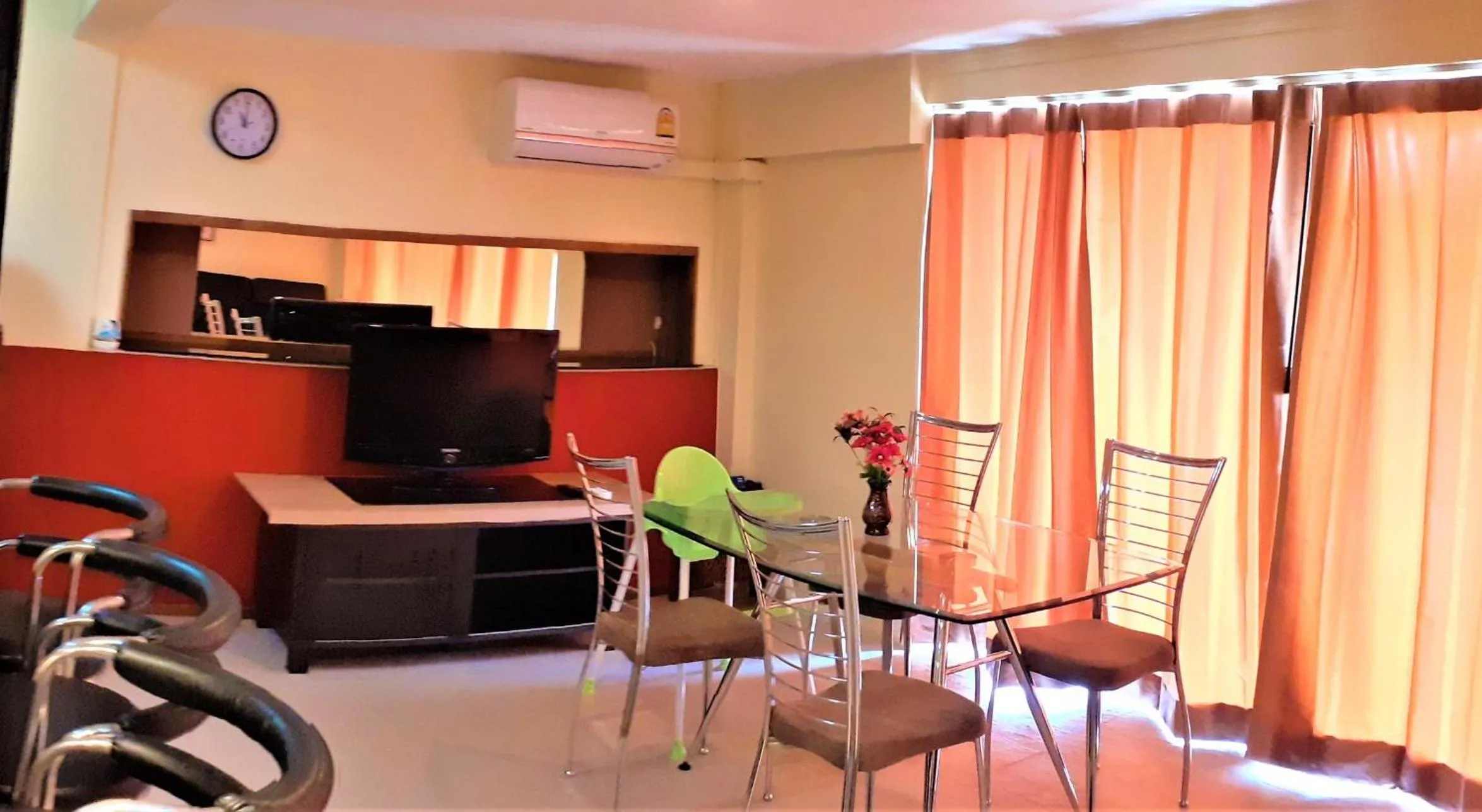 TV and multimedia in Shanty of HinNam Condominium