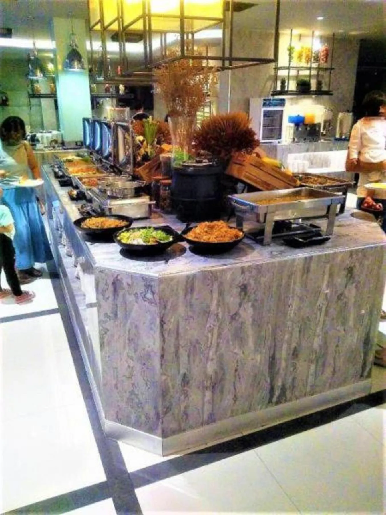 Food and drinks in Shanty of HinNam Condominium