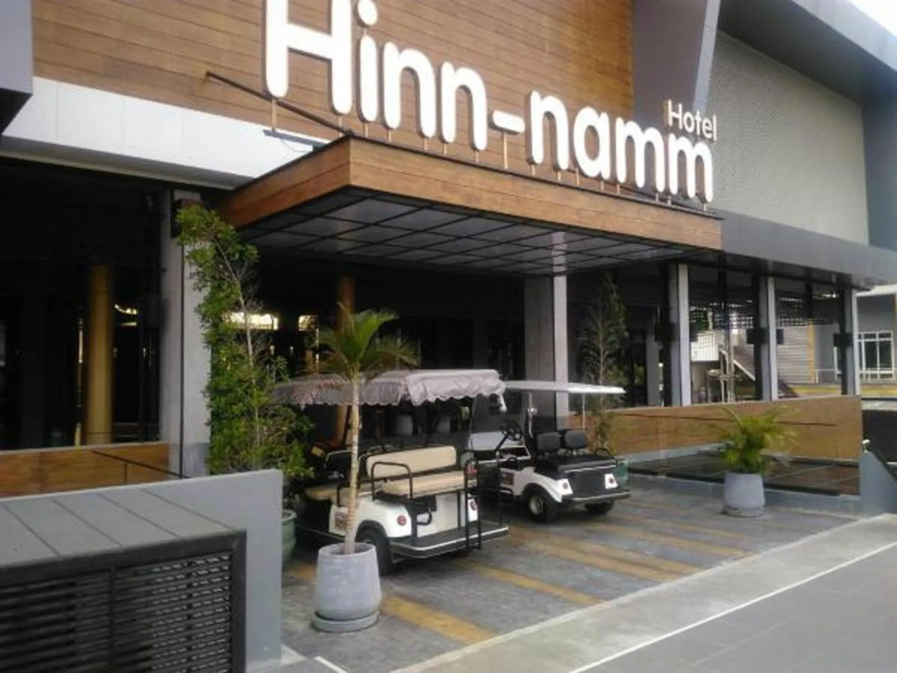 Facade/entrance in Shanty of HinNam Condominium