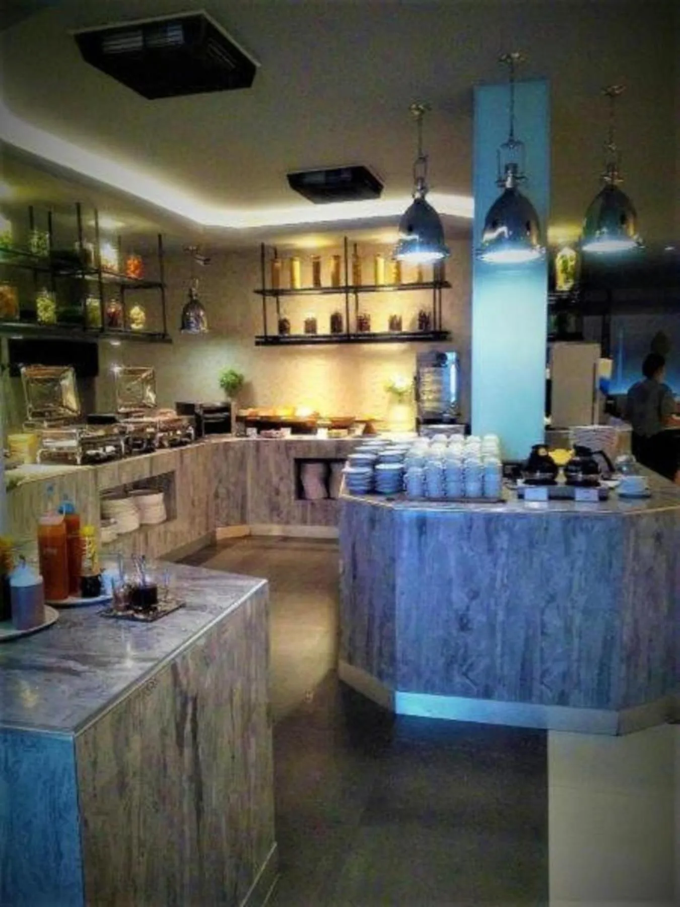 Food and drinks in Shanty of HinNam Condominium