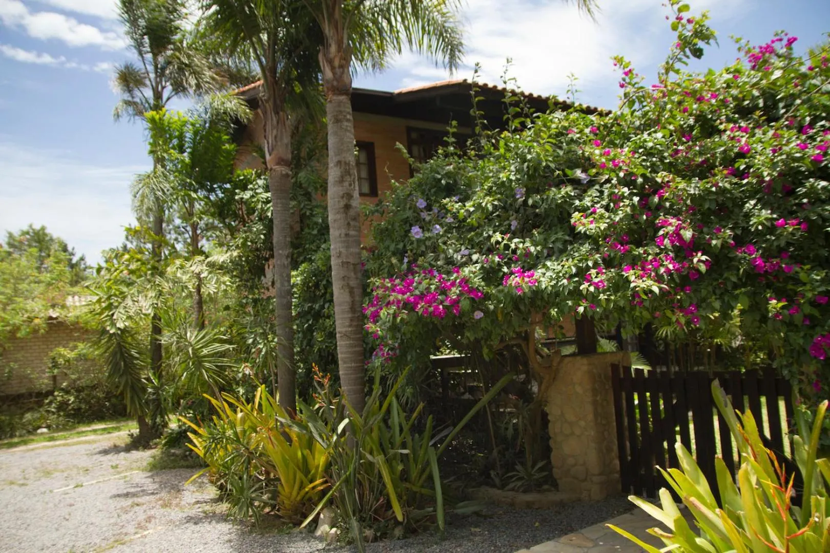 Property building in Pousada Além do Jardim