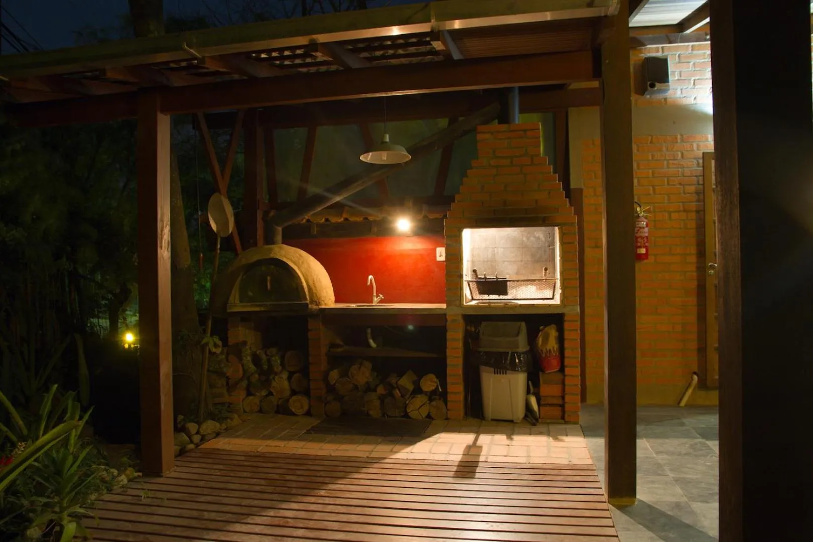 BBQ facilities in Pousada Além do Jardim