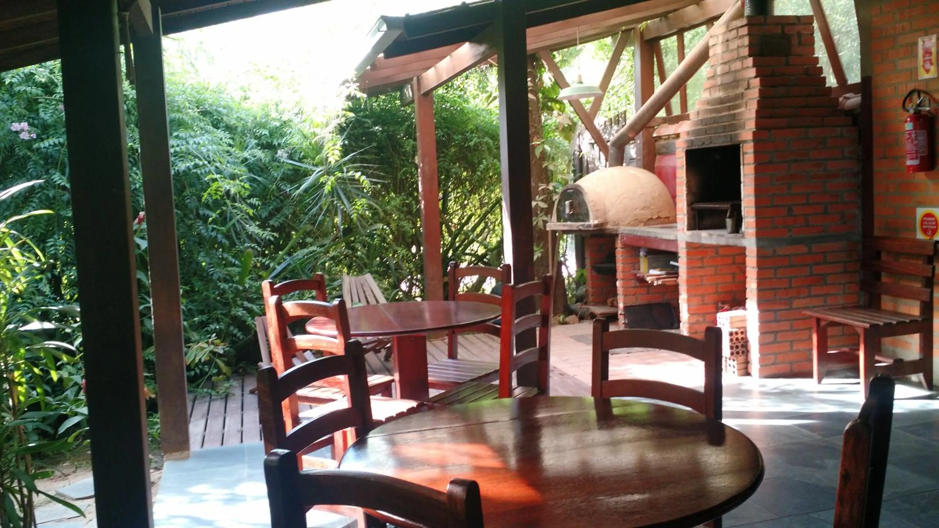 BBQ facilities in Pousada Além do Jardim