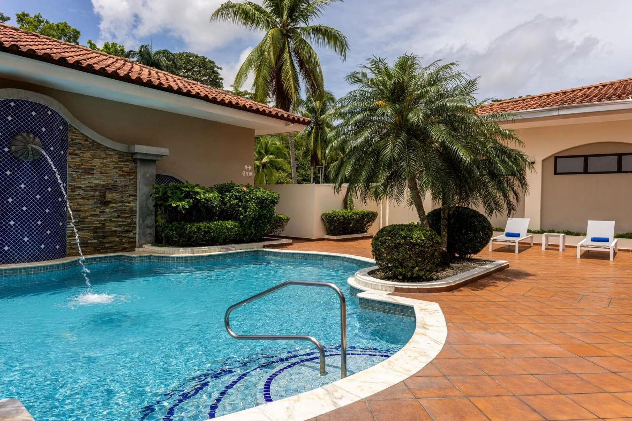 Swimming pool in Holiday Inn Panama Canal by IHG