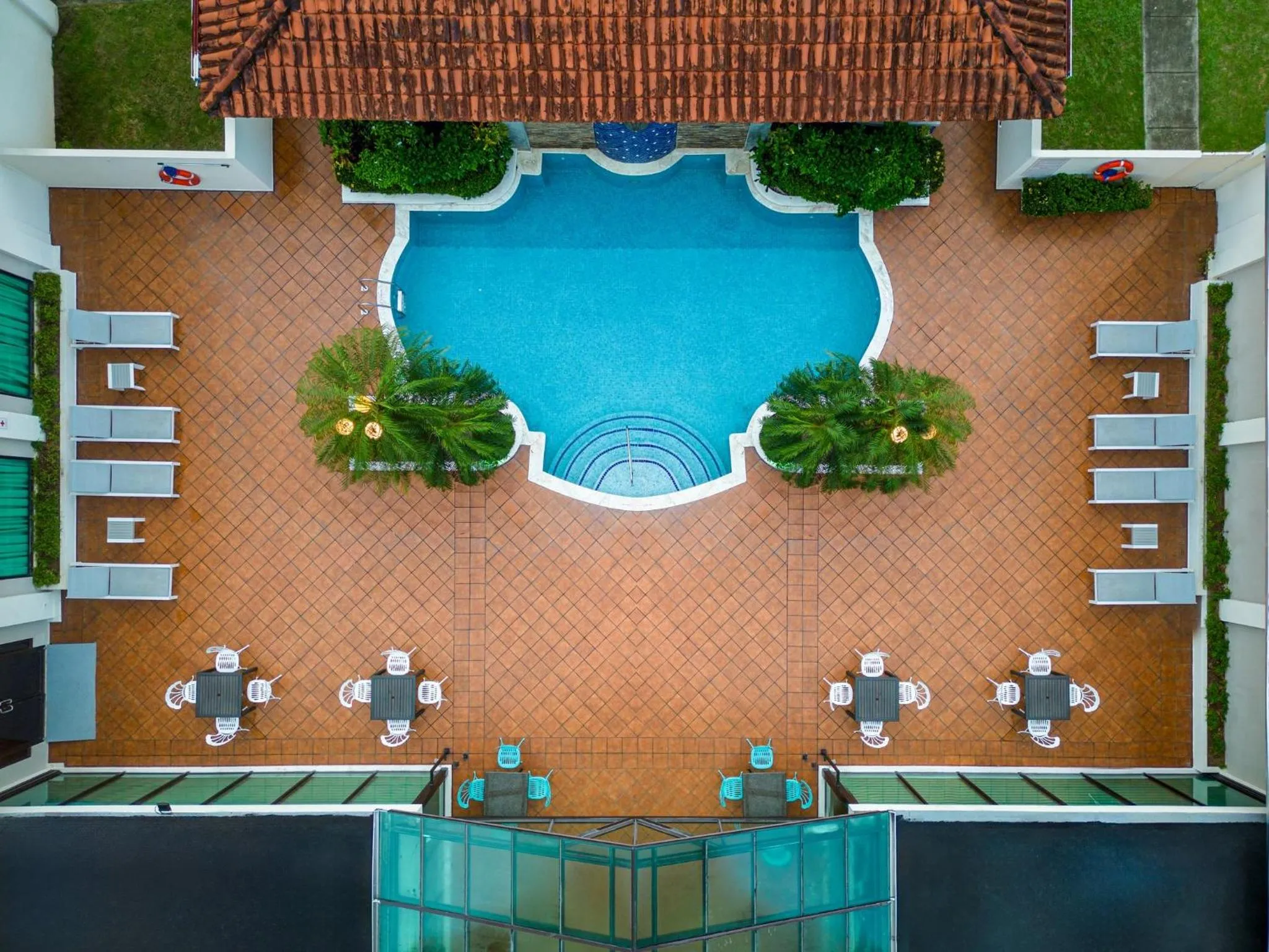 Swimming pool in Holiday Inn Panama Canal by IHG