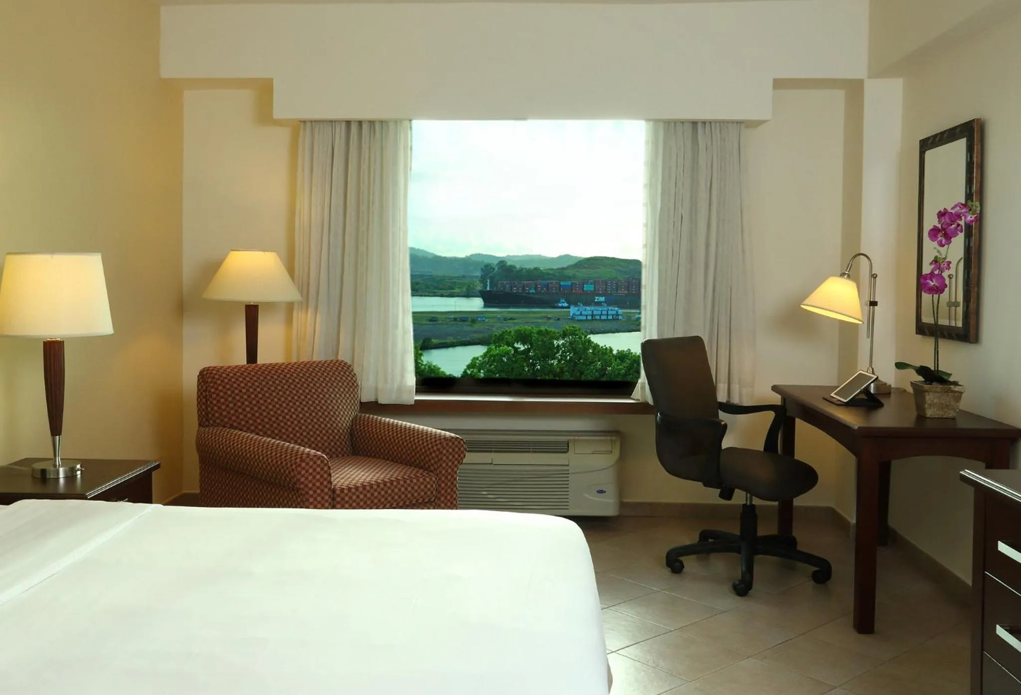 Photo of the whole room, Bed in Holiday Inn Panama Canal by IHG