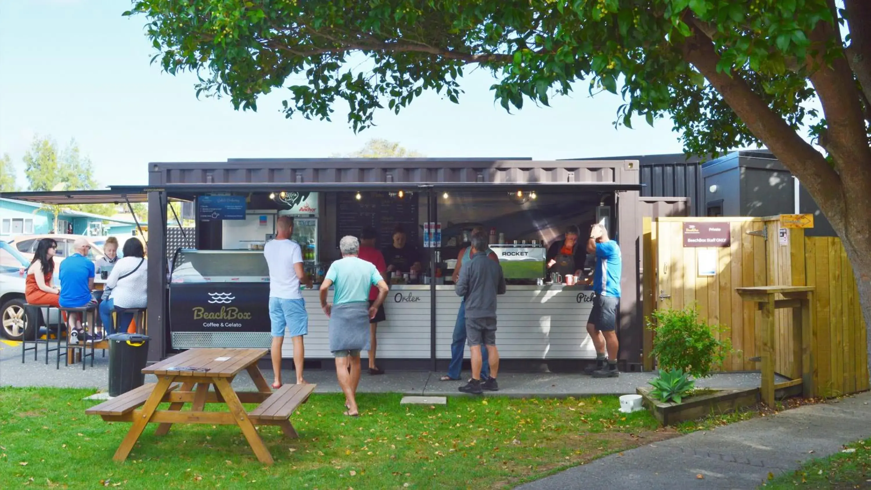 Deluxe Queen Studio in BeachBox Boutique Accommodation Deluxe Queen Studio in BeachBox Boutique Accommodation