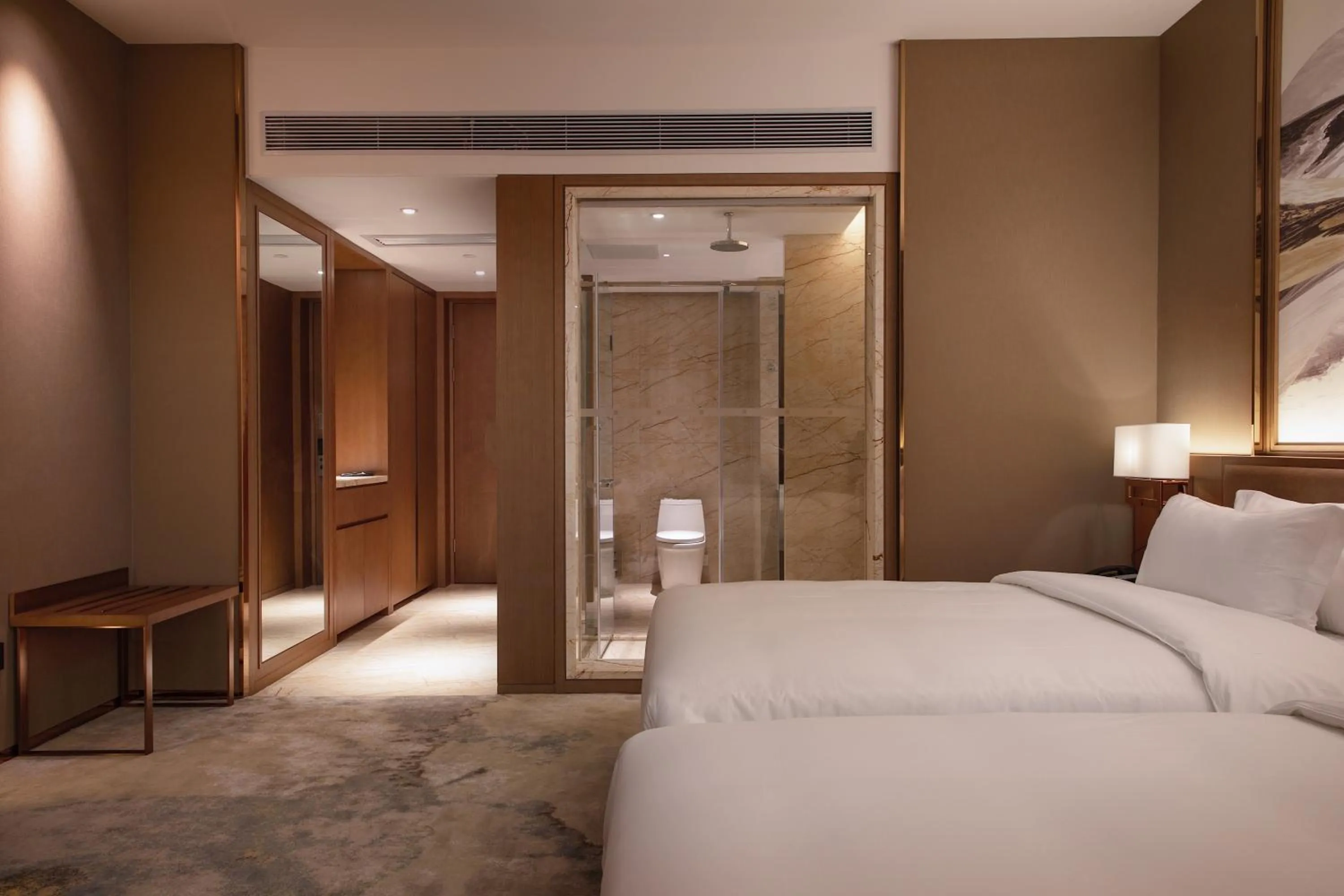 Bedroom, Bed in Jinmanfu International Hotel