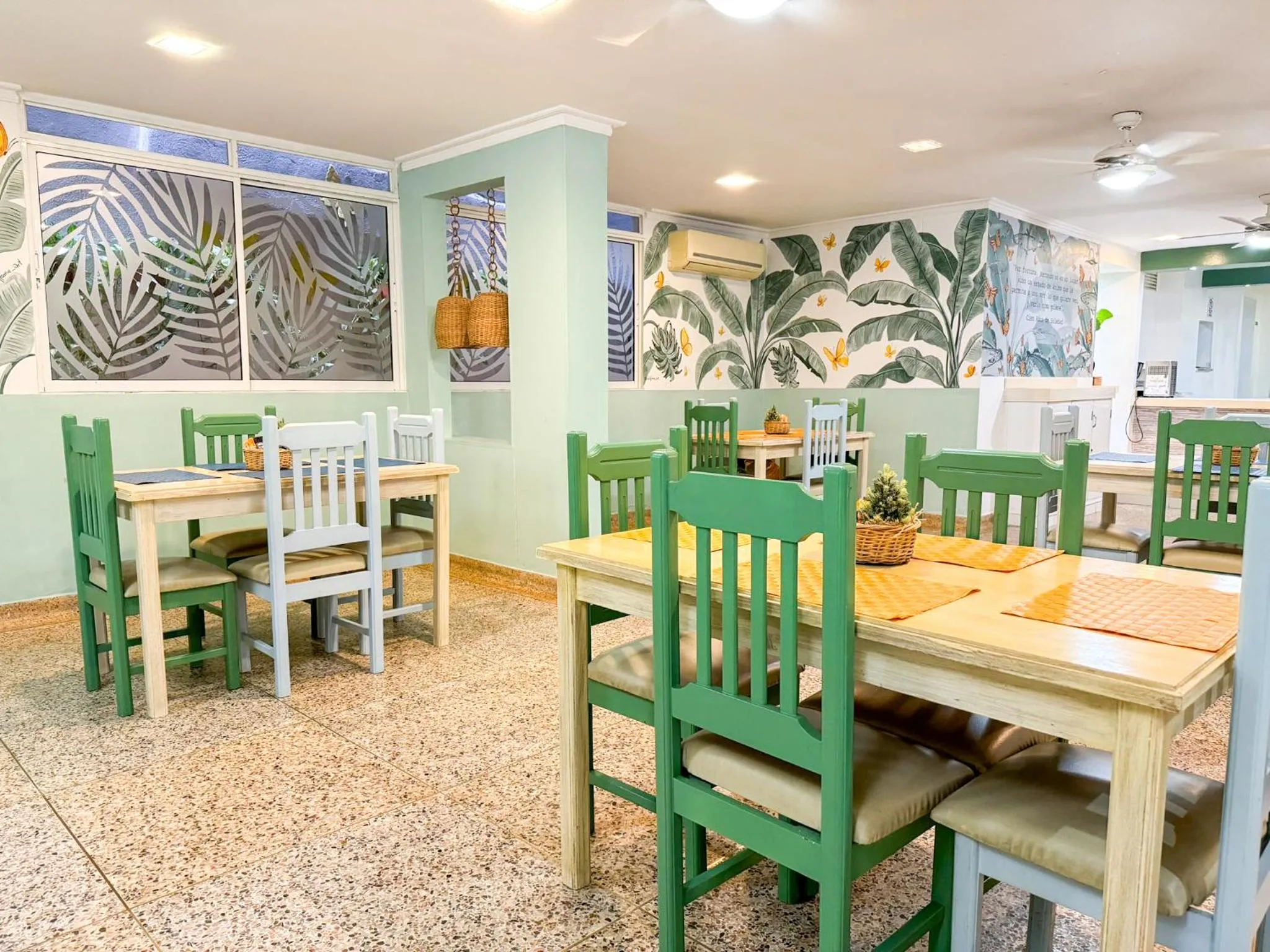 Restaurant/places to eat in Hotel Valladolid