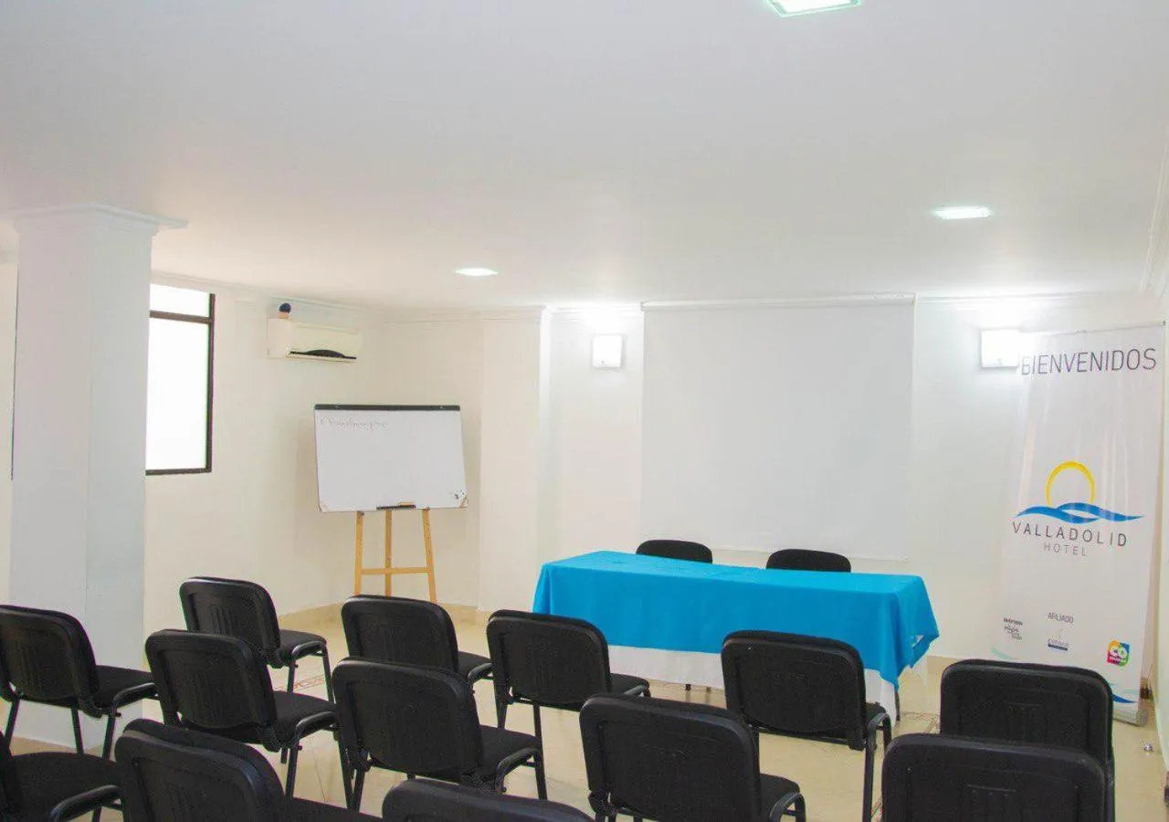 Communal lounge/ TV room in Hotel Valladolid